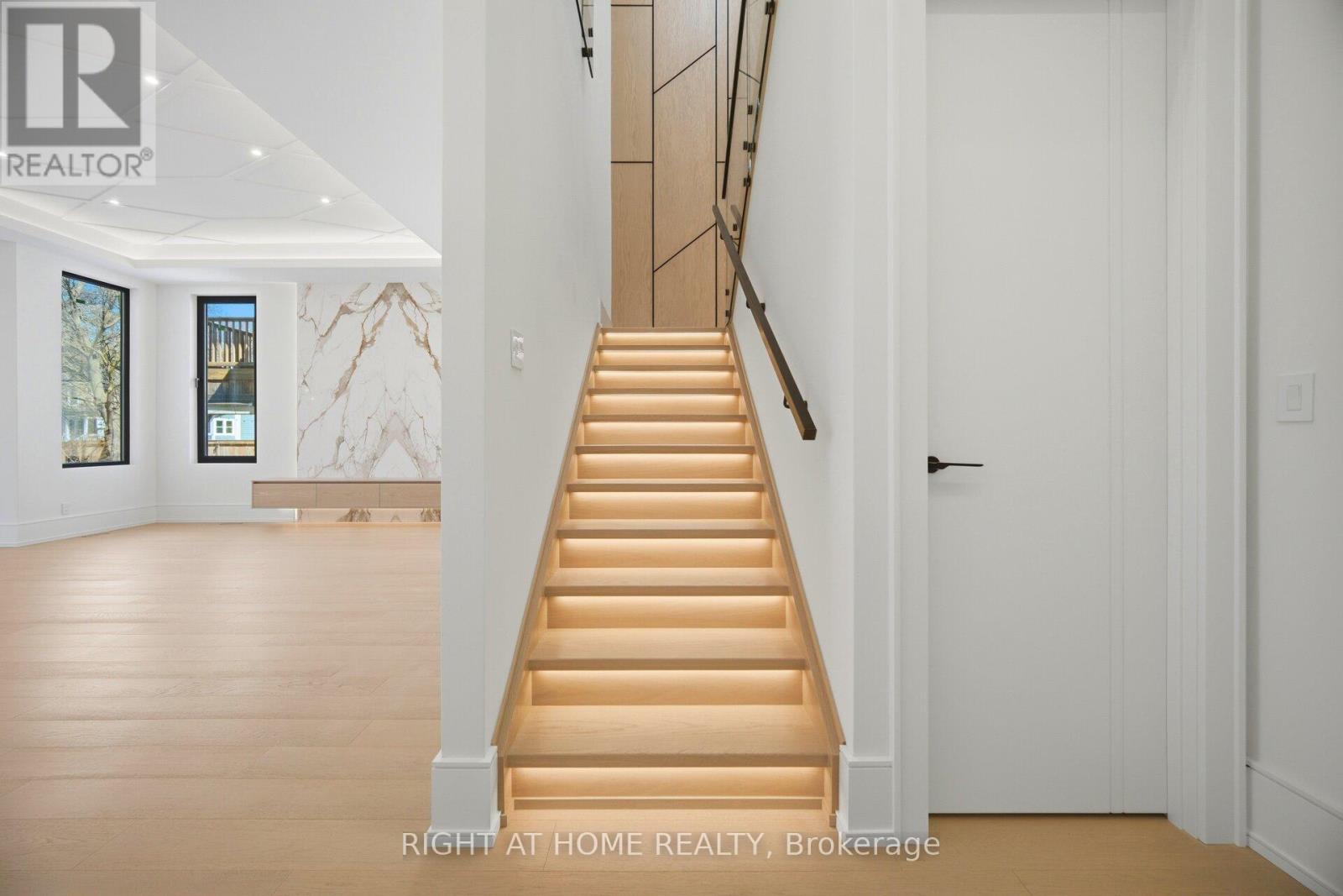 84 Mosley Street, Aurora, Ontario  L4G 1H1 - Photo 22 - N13002254