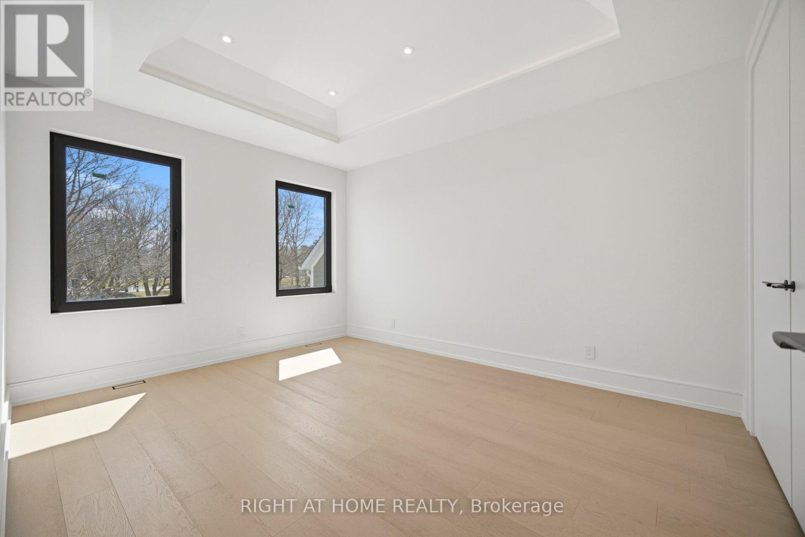 84 Mosley Street, Aurora, Ontario  L4G 1H1 - Photo 38 - N13002254