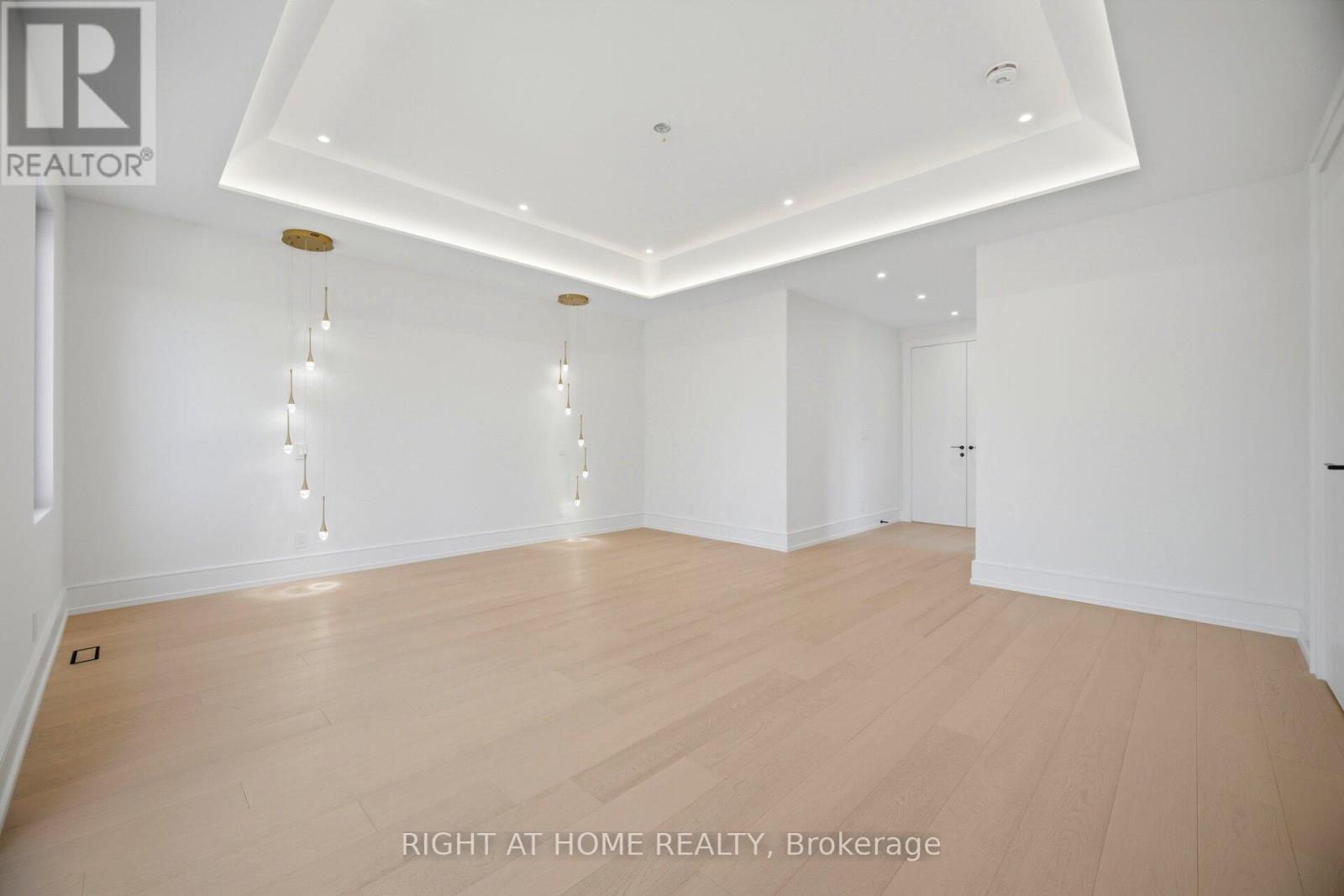 84 Mosley Street, Aurora, Ontario  L4G 1H1 - Photo 25 - N13002254