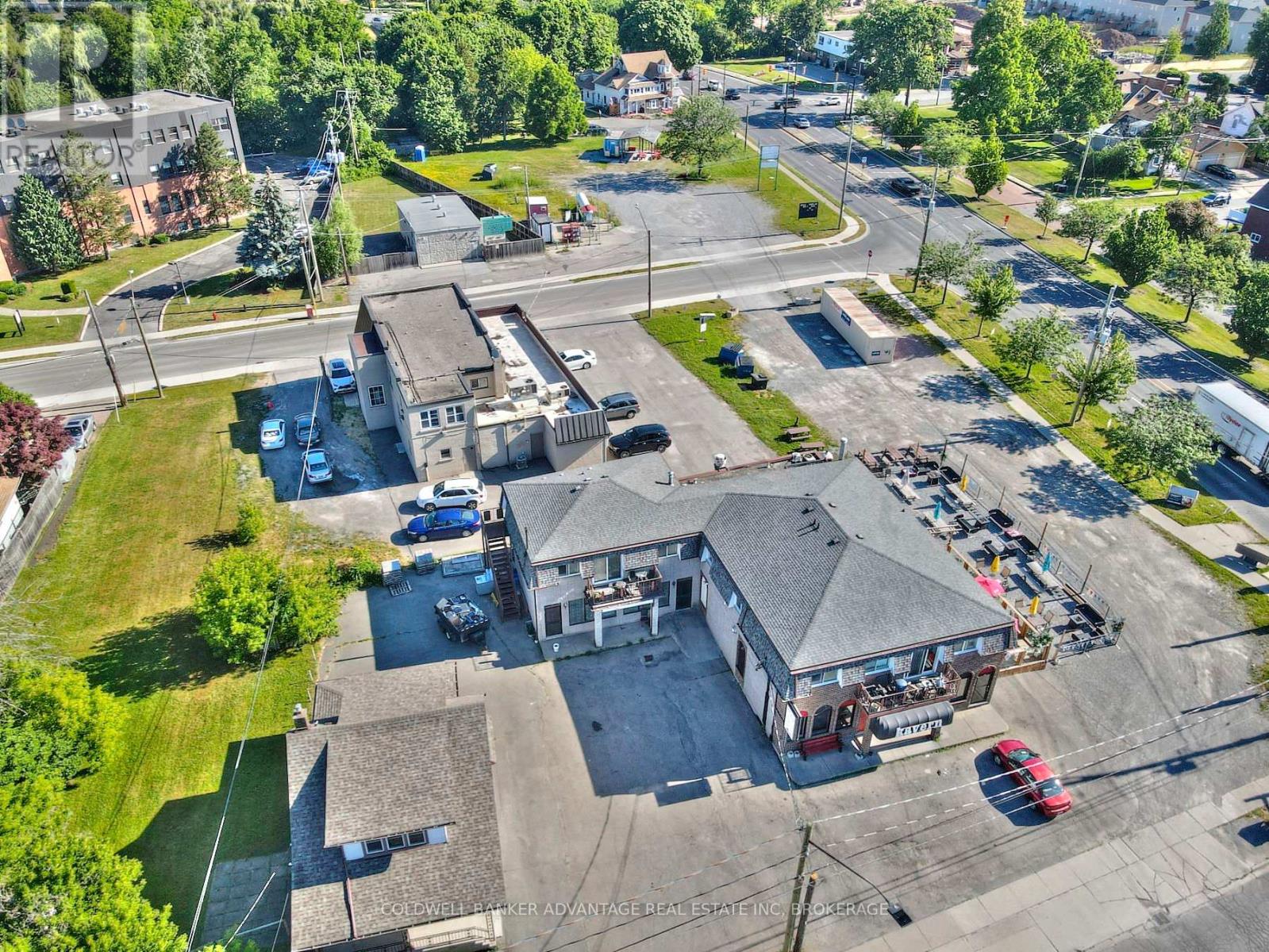 192 Maple Avenue, Welland, Ontario  L3C 5G5 - Photo 2 - X13029506