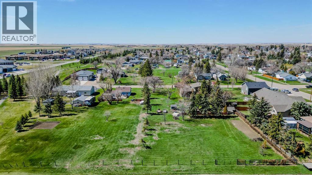 235 S 100 E, Raymond, Alberta  T0K 2S0 - Photo 5 - A2303044