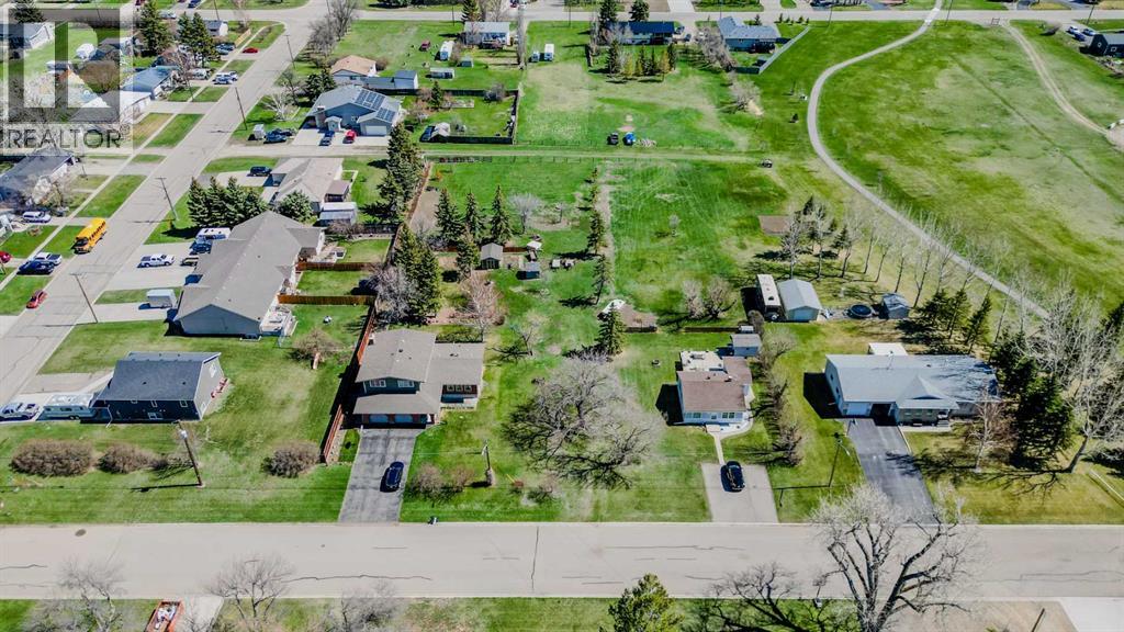 235 S 100 E, Raymond, Alberta  T0K 2S0 - Photo 2 - A2303044