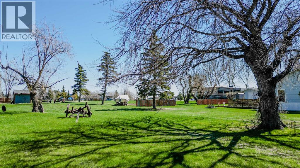 235 S 100 E, Raymond, Alberta  T0K 2S0 - Photo 9 - A2303044