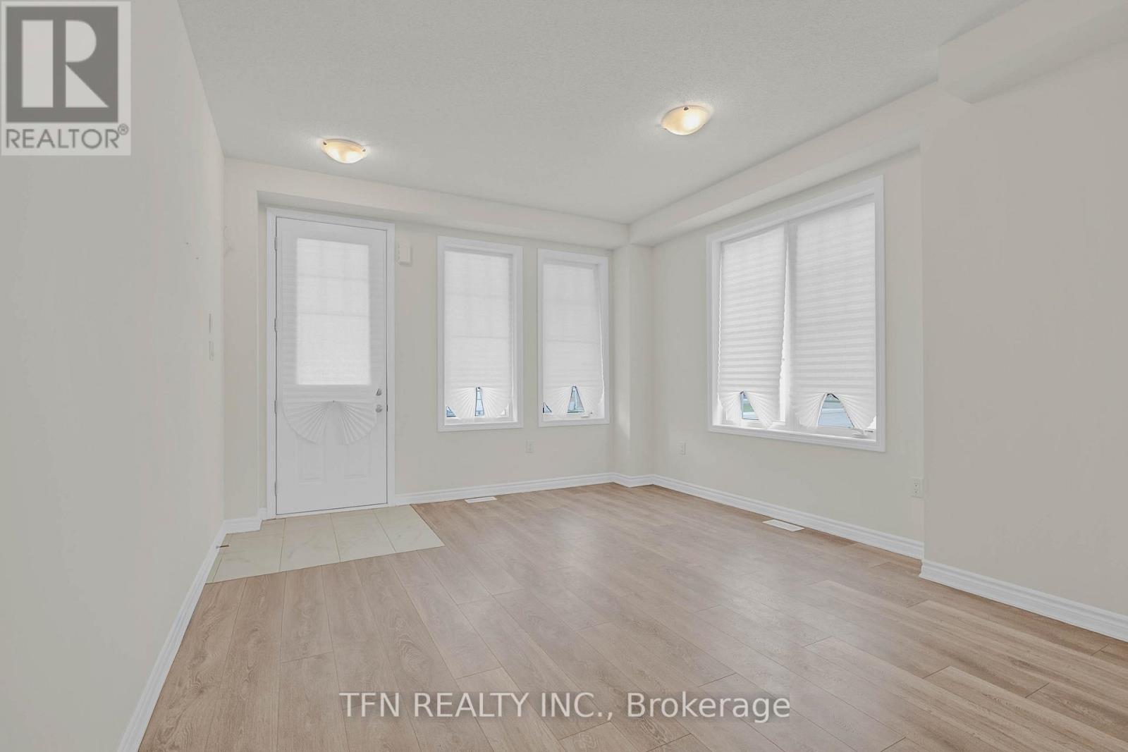 28 Abby Drive, Wasaga Beach, Ontario  L9Z 0K2 - Photo 4 - S12974660