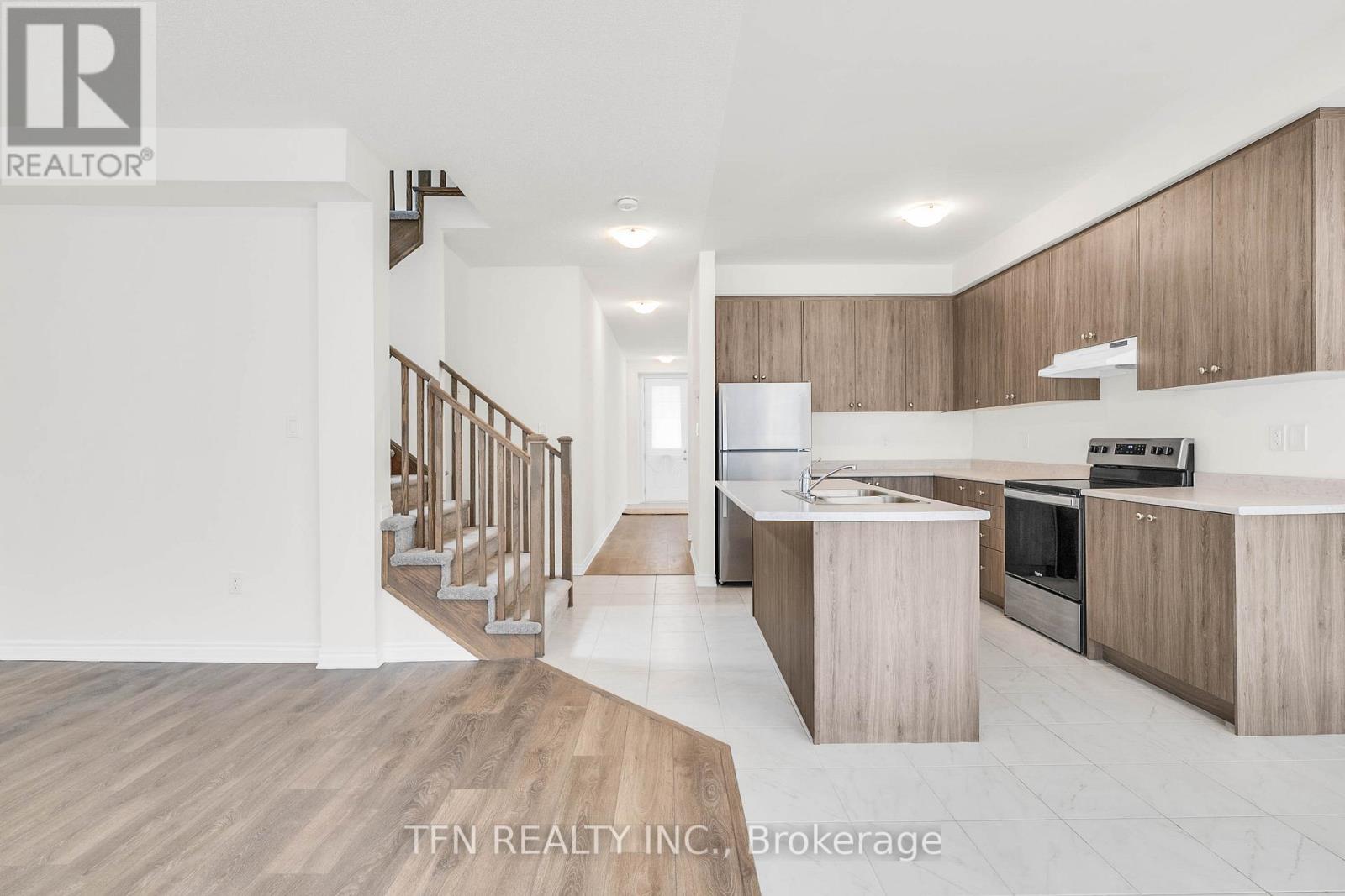 28 Abby Drive, Wasaga Beach, Ontario  L9Z 0K2 - Photo 7 - S12974660