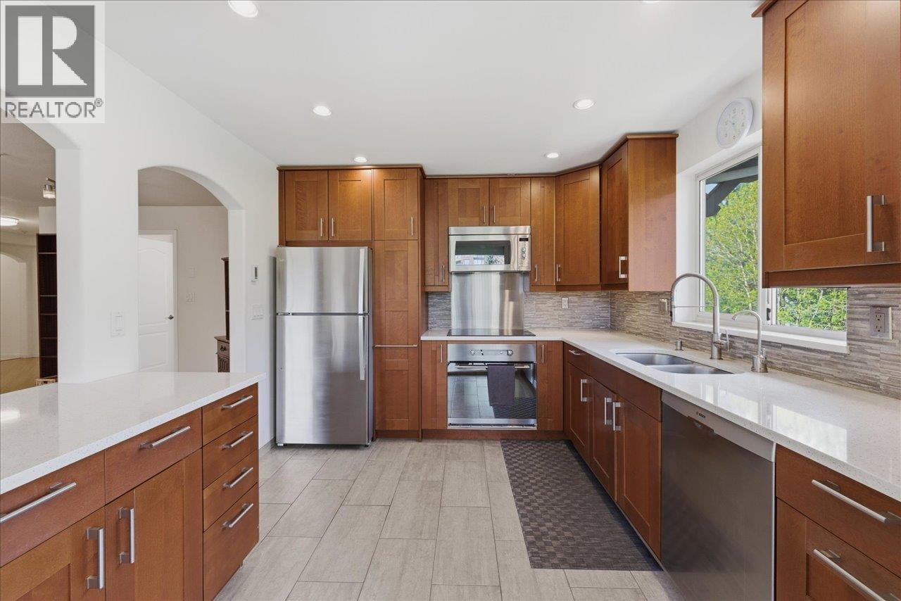 307 6745 Station Hill Court, Burnaby, British Columbia  V3N 4Z4 - Photo 10 - R3114307