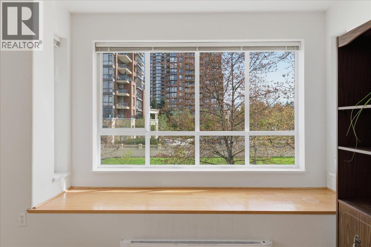 307 6745 Station Hill Court, Burnaby, British Columbia  V3N 4Z4 - Photo 5 - R3114307