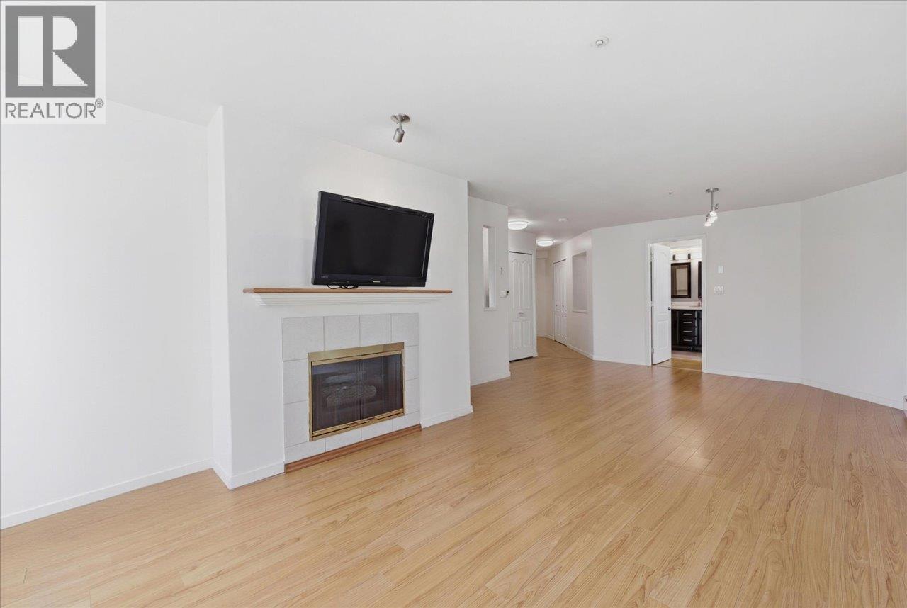 307 6745 Station Hill Court, Burnaby, British Columbia  V3N 4Z4 - Photo 6 - R3114307