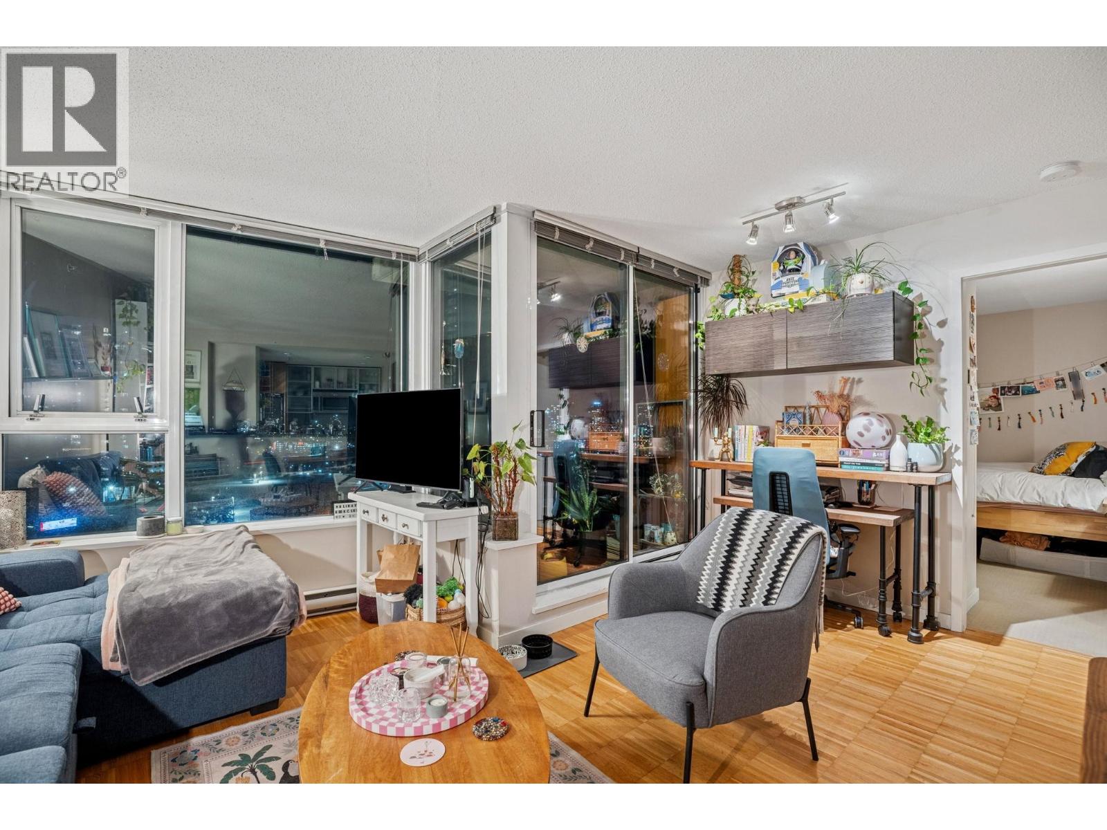 1901 33 Smithe Street, Vancouver, British Columbia  V6B 0B5 - Photo 8 - R3114477