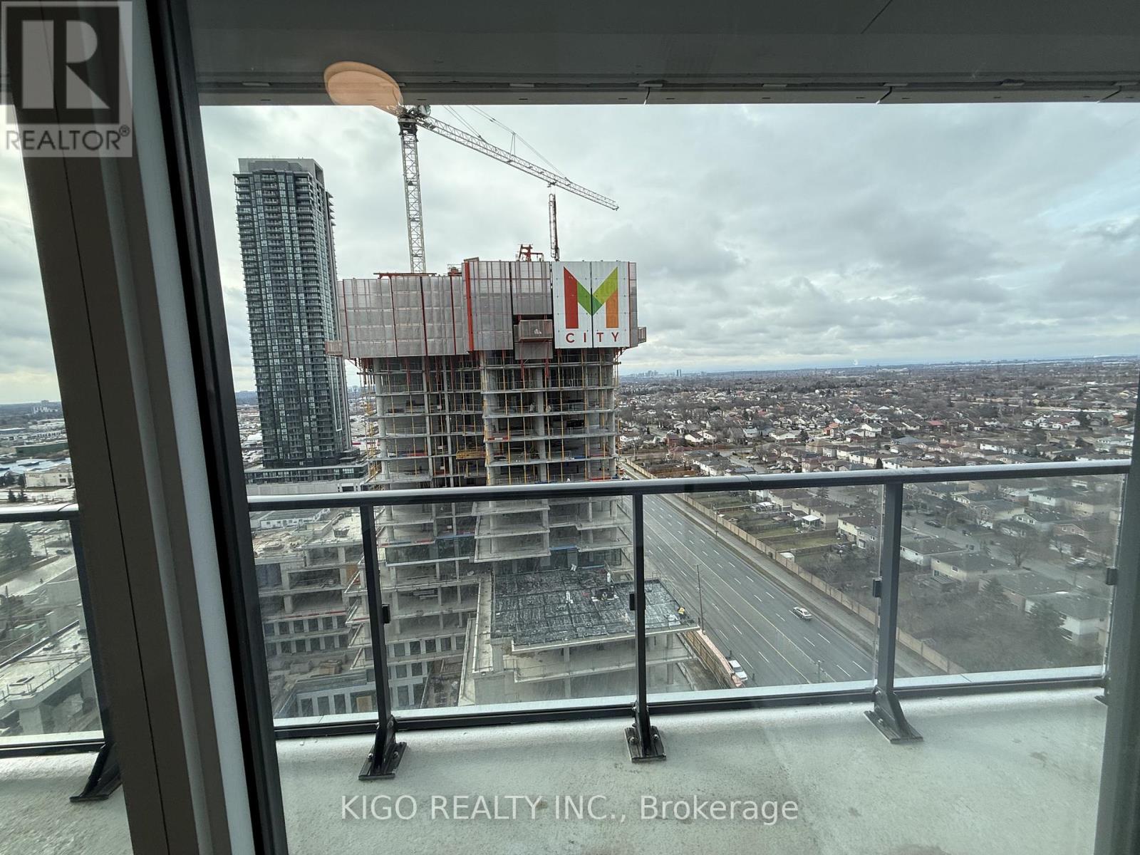 1612 - 448 Burnhamthorpe Road, Mississauga, Ontario  L5B 0R4 - Photo 3 - W12937580