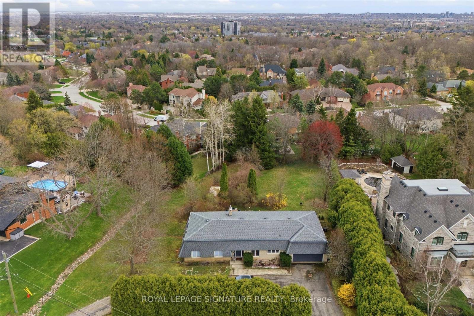 1310 Beaufort Drive, Burlington, Ontario  L7P 4V9 - Photo 5 - W13014564