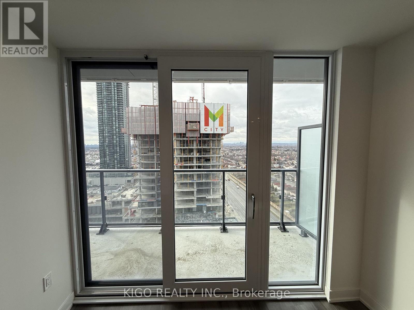 1612 - 448 Burnhamthorpe Road, Mississauga, Ontario  L5B 0R4 - Photo 4 - W12937580