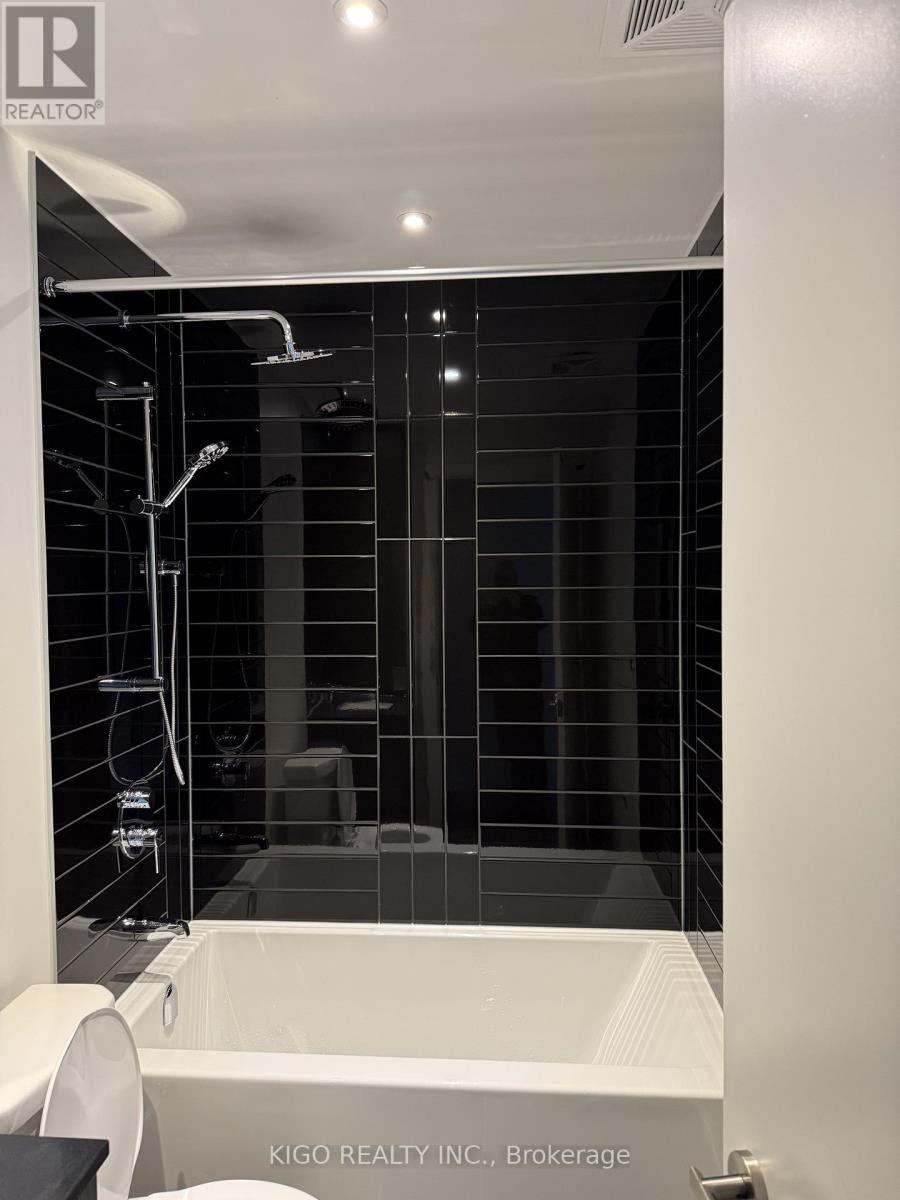 1612 - 448 Burnhamthorpe Road, Mississauga, Ontario  L5B 0R4 - Photo 17 - W12937580