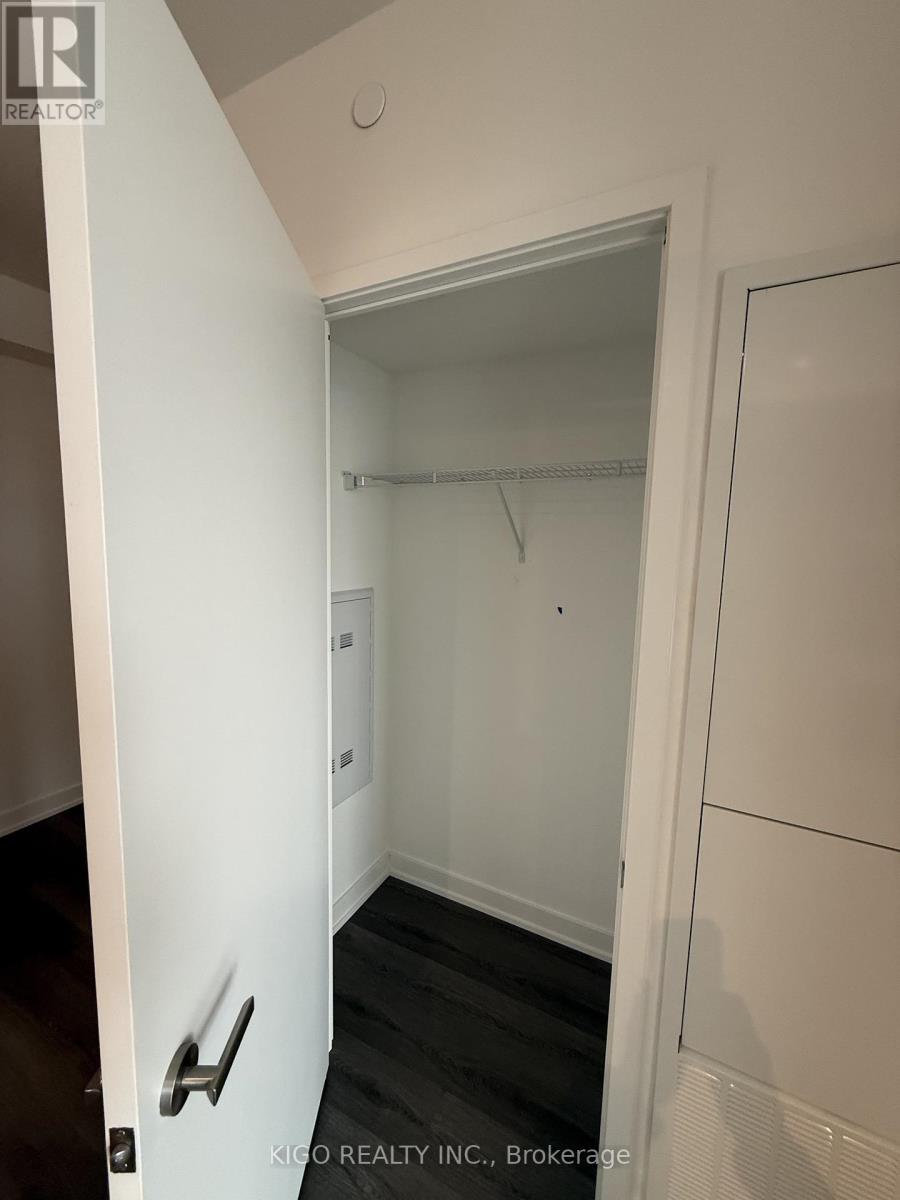 1612 - 448 Burnhamthorpe Road, Mississauga, Ontario  L5B 0R4 - Photo 8 - W12937580