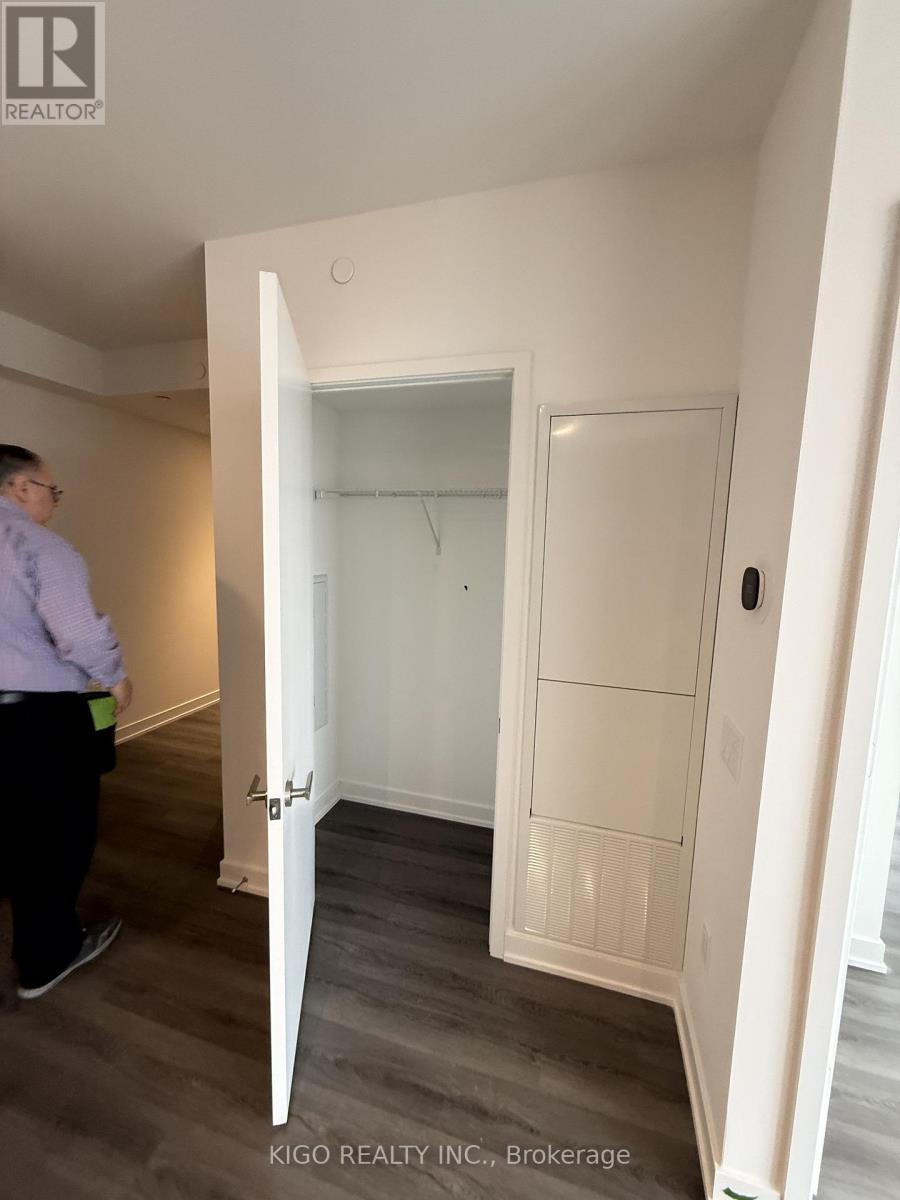 1612 - 448 Burnhamthorpe Road, Mississauga, Ontario  L5B 0R4 - Photo 9 - W12937580