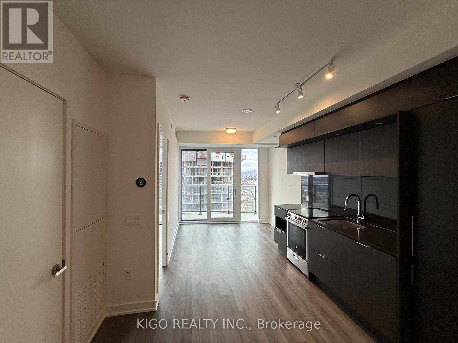 1612 - 448 Burnhamthorpe Road, Mississauga, Ontario  L5B 0R4 - Photo 10 - W12937580