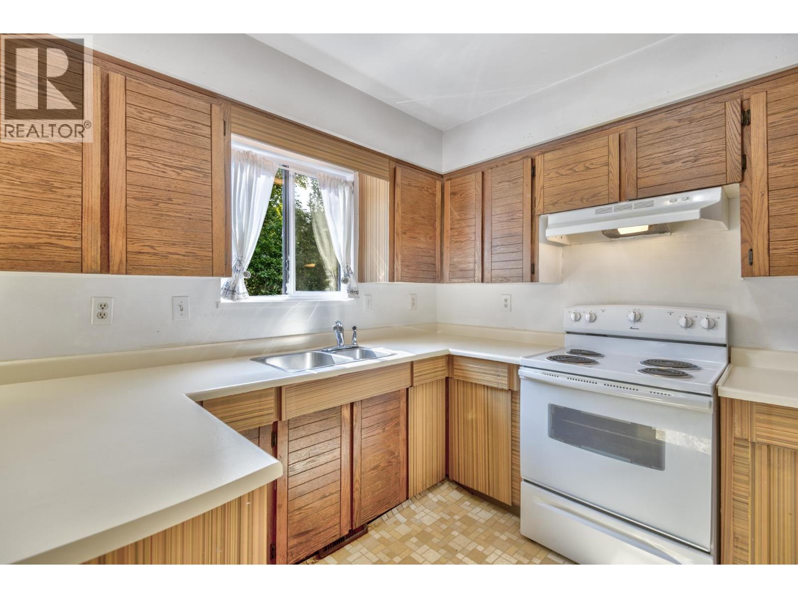 5202 Hollywood Drive, Richmond, British Columbia  V7E 4V4 - Photo 10 - R3114485