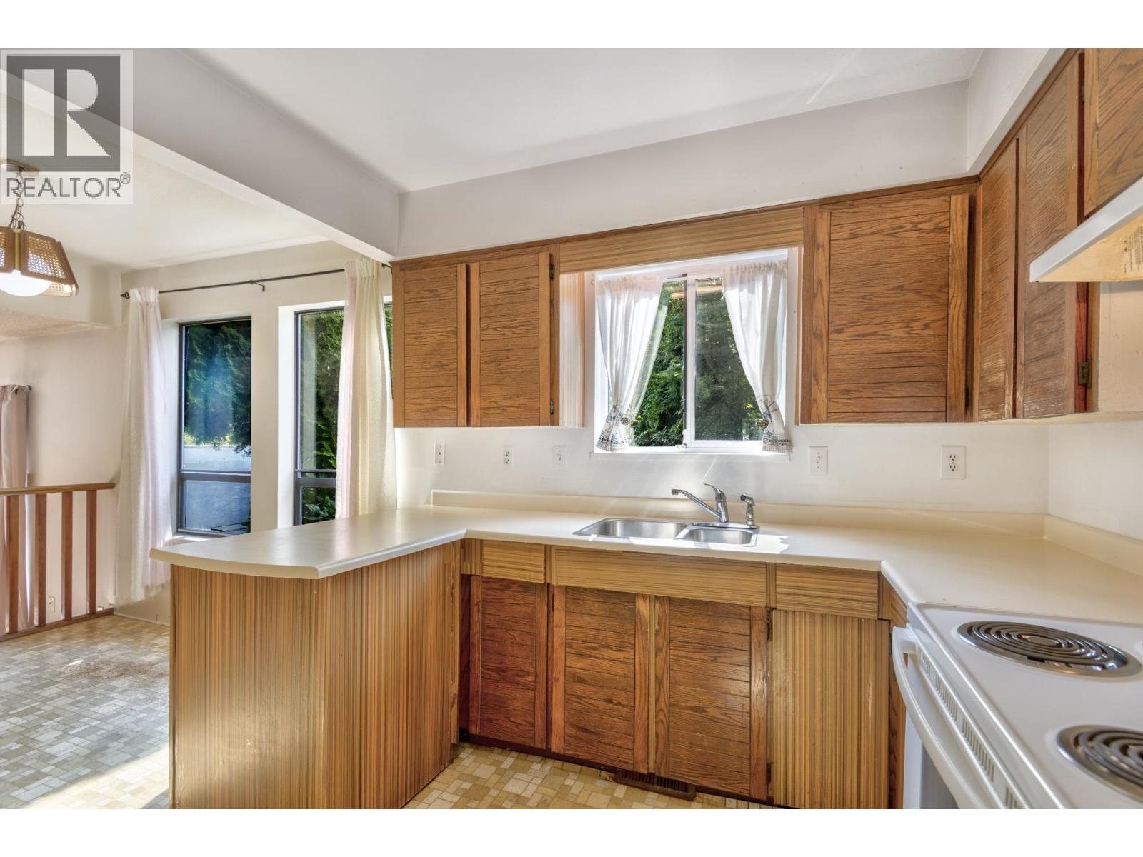 5202 Hollywood Drive, Richmond, British Columbia  V7E 4V4 - Photo 9 - R3114485