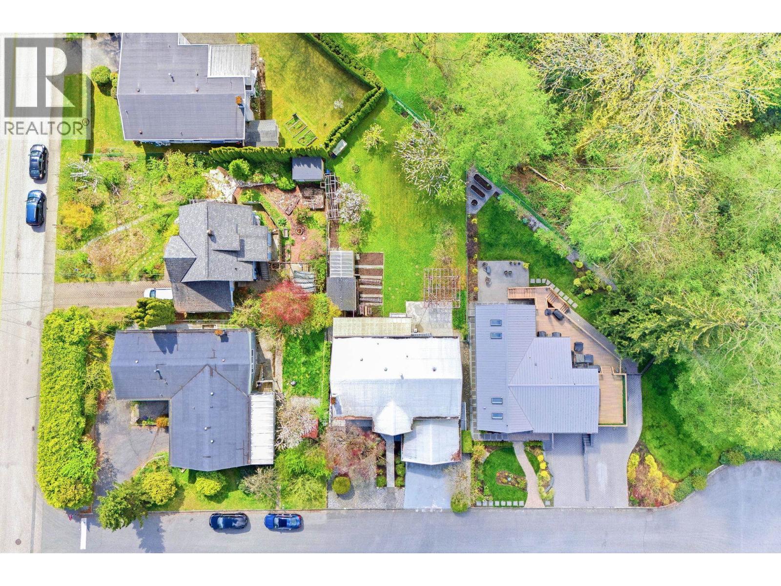 5180 Springdale Court, Burnaby, British Columbia  V5B 4P4 - Photo 36 - R3114488