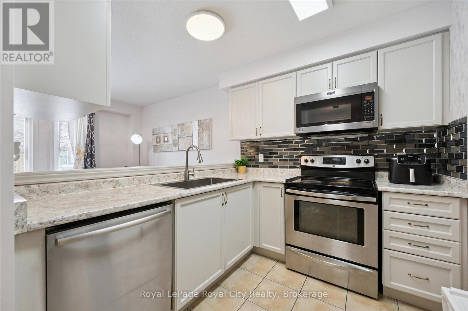 91 Lambeth Way, Guelph, Ontario  N1L 0H1 - Photo 9 - X12795214