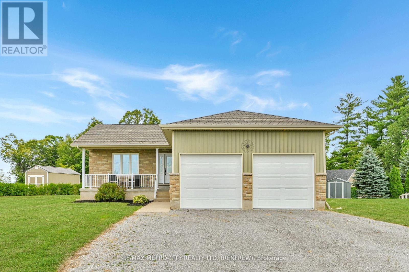 35 Lakeridge Trail, Whitewater Region, Ontario  K0J 1C0 - Photo 2 - X13029602