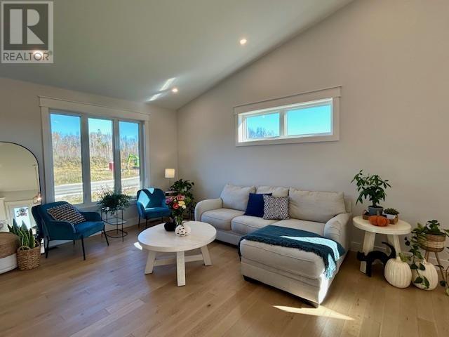 212 Greenfield Dr, Sault Ste. Marie, Ontario  P6A 0B5 - Photo 6 - SM253139