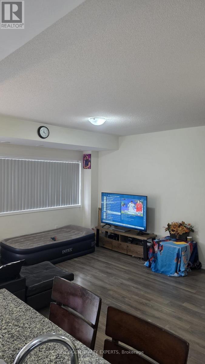 11 - 230 Lagerfeld Drive, Brampton, Ontario  L7A 5G9 - Photo 2 - W12895326