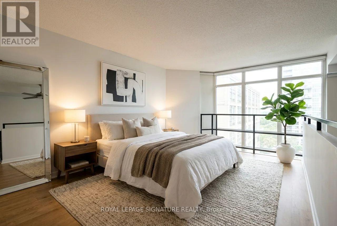 702 - 250 Manitoba Street, Toronto, Ontario  M8Y 4G8 - Photo 3 - W13021168