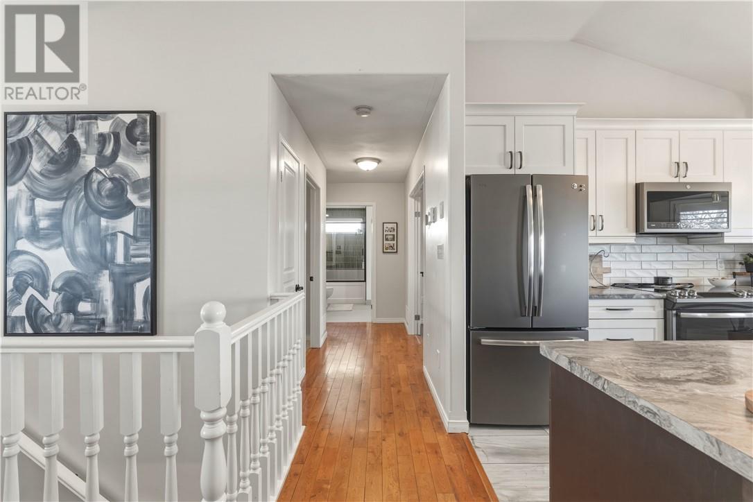 34 Mist Hollow, Sudbury, Ontario  P3E 6L7 - Photo 3 - 2127223