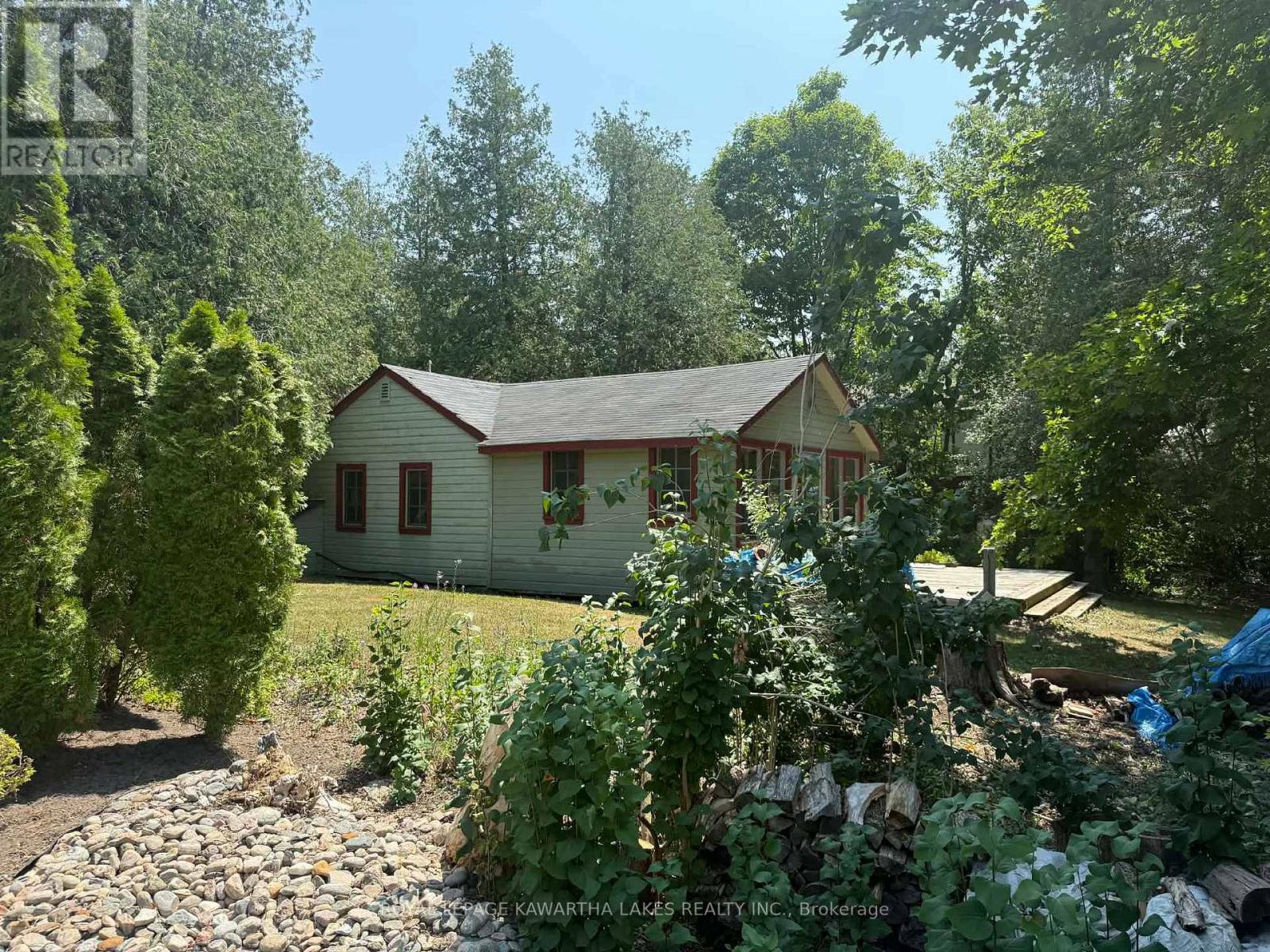 8 Sturgeon Glen Road, Kawartha Lakes, Ontario  K0M 1N0 - Photo 2 - X12870970