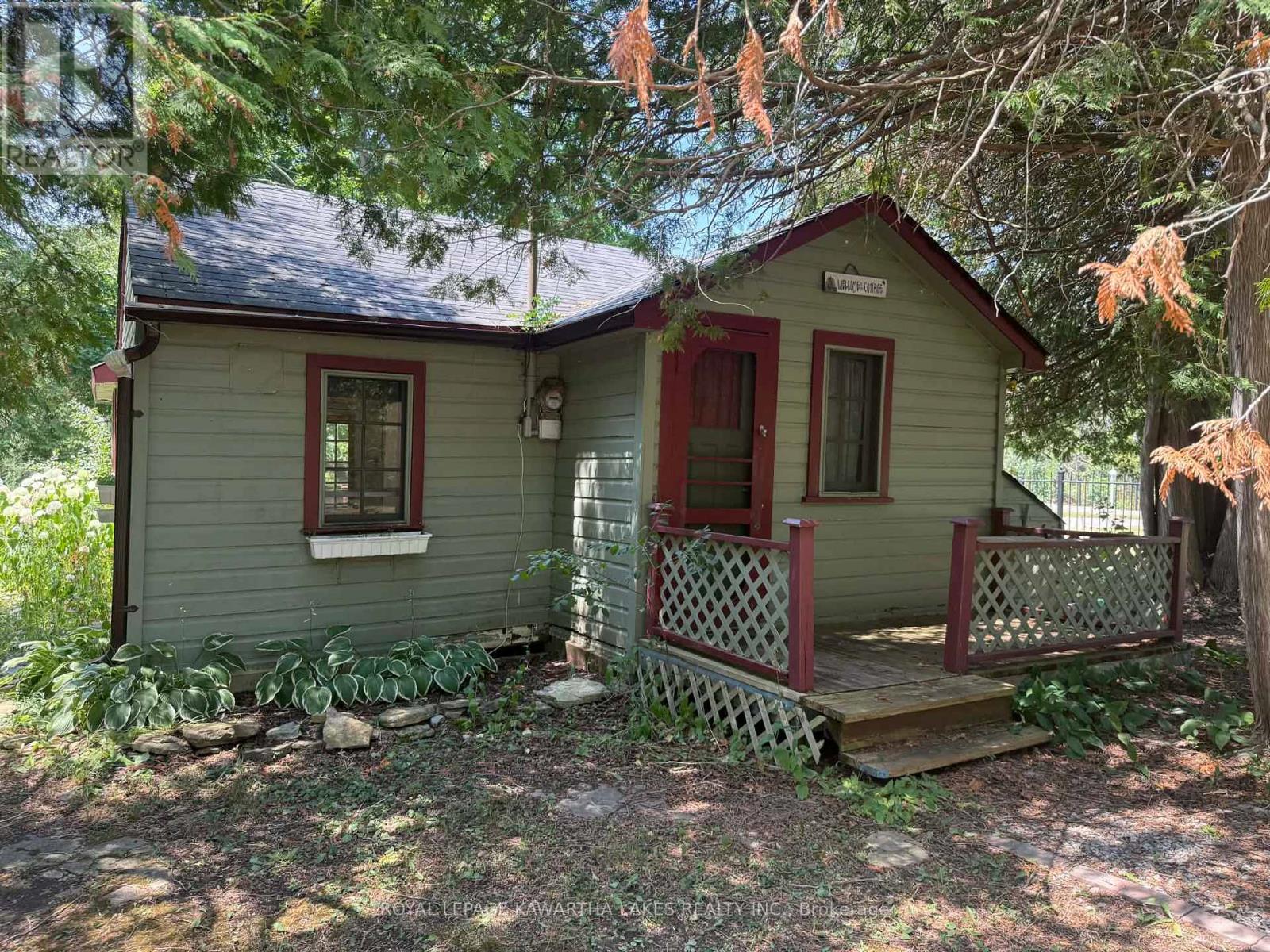 8 Sturgeon Glen Road, Kawartha Lakes, Ontario  K0M 1N0 - Photo 1 - X12870970