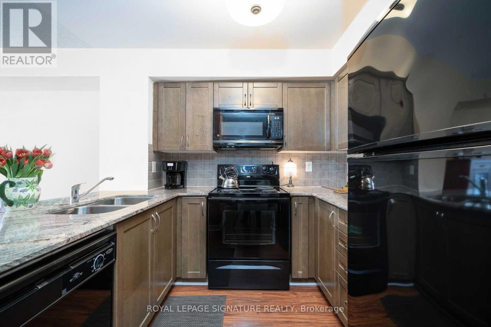 1004 - 225 Wellesley Street E, Toronto, Ontario  M4X 1X8 - Photo 5 - C13029522