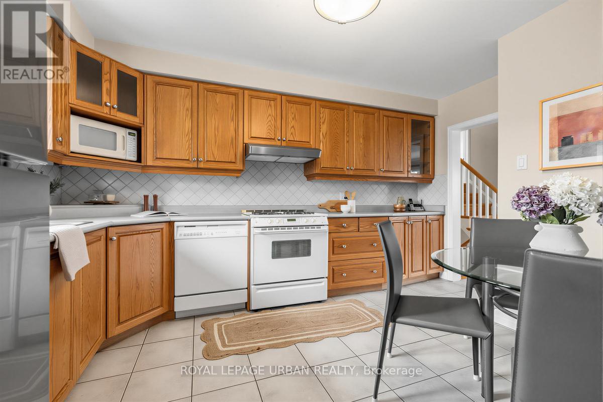 10 Kenewen Court, Toronto, Ontario  M4A 1R8 - Photo 13 - C13029544