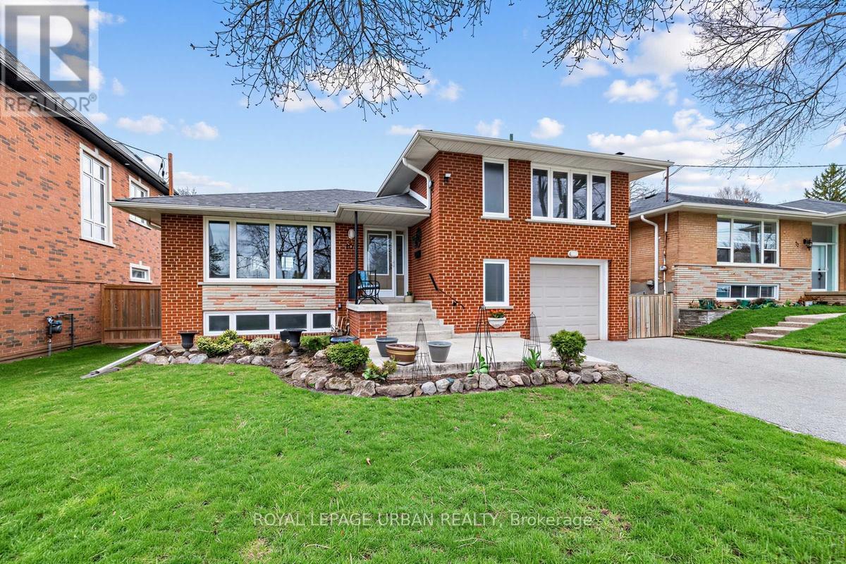 10 Kenewen Court, Toronto, Ontario  M4A 1R8 - Photo 2 - C13029544