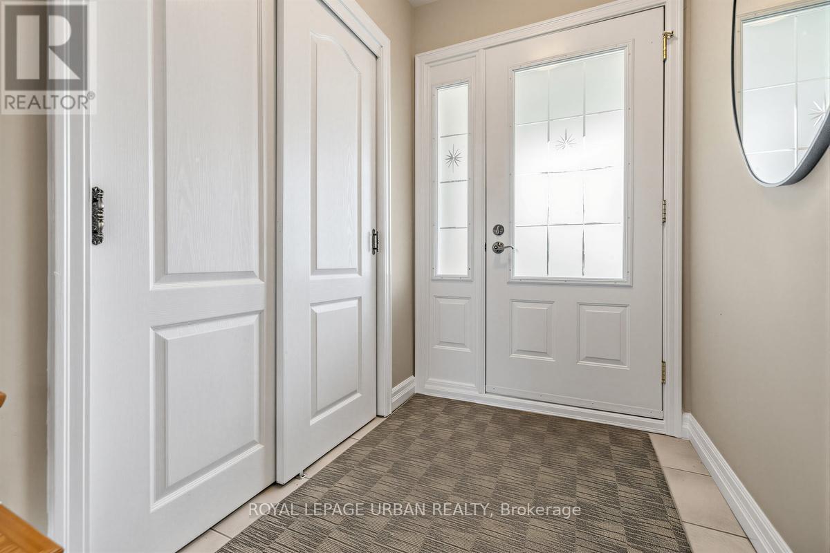 10 Kenewen Court, Toronto, Ontario  M4A 1R8 - Photo 5 - C13029544