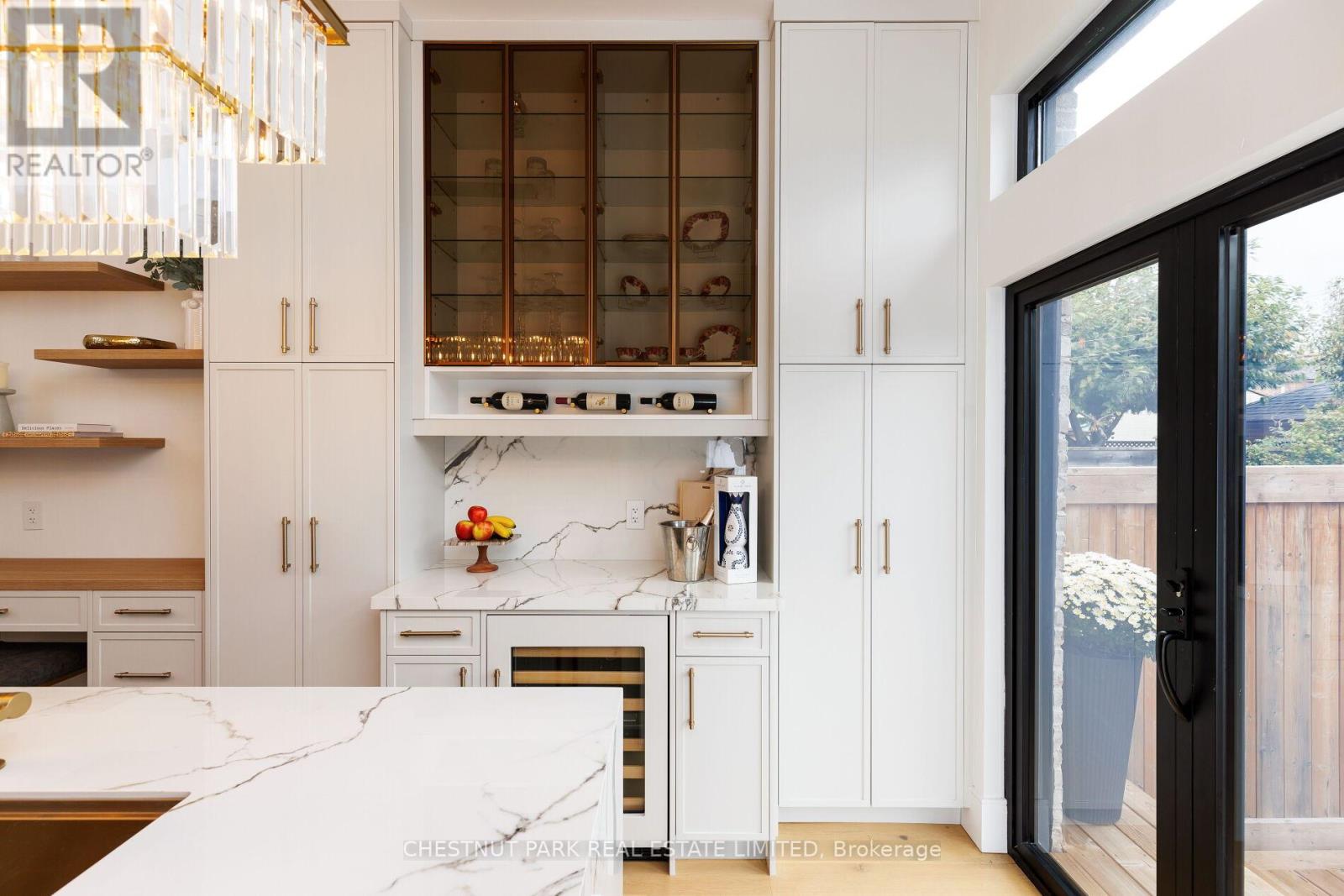 269 Euclid Avenue, Toronto, Ontario  M6J 2K1 - Photo 7 - C13029596