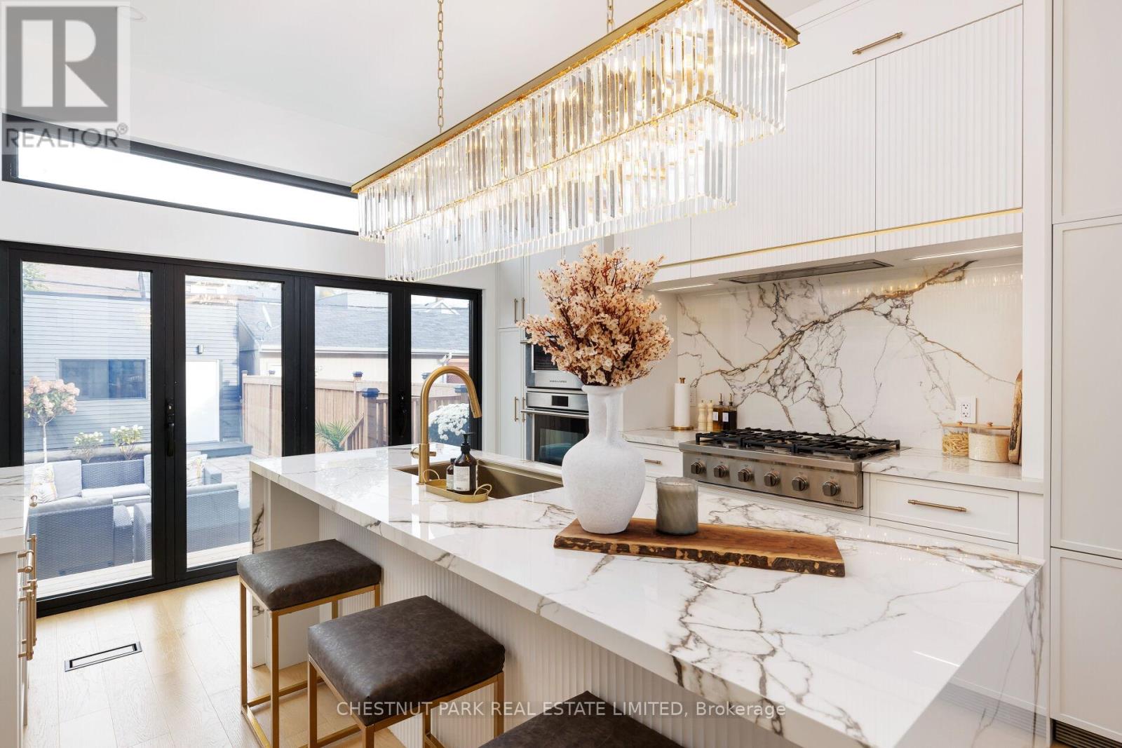 269 Euclid Avenue, Toronto, Ontario  M6J 2K1 - Photo 8 - C13029596