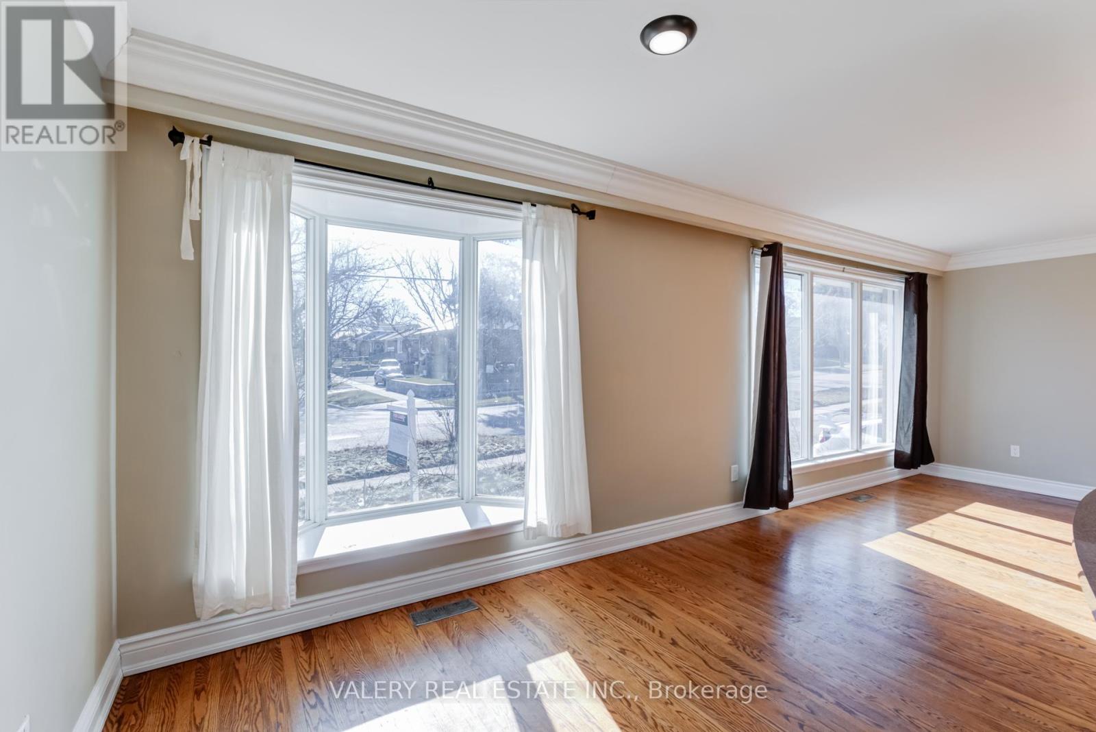 Main - 118 Dorcot Avenue, Toronto, Ontario  M1P 3K8 - Photo 7 - E13029628