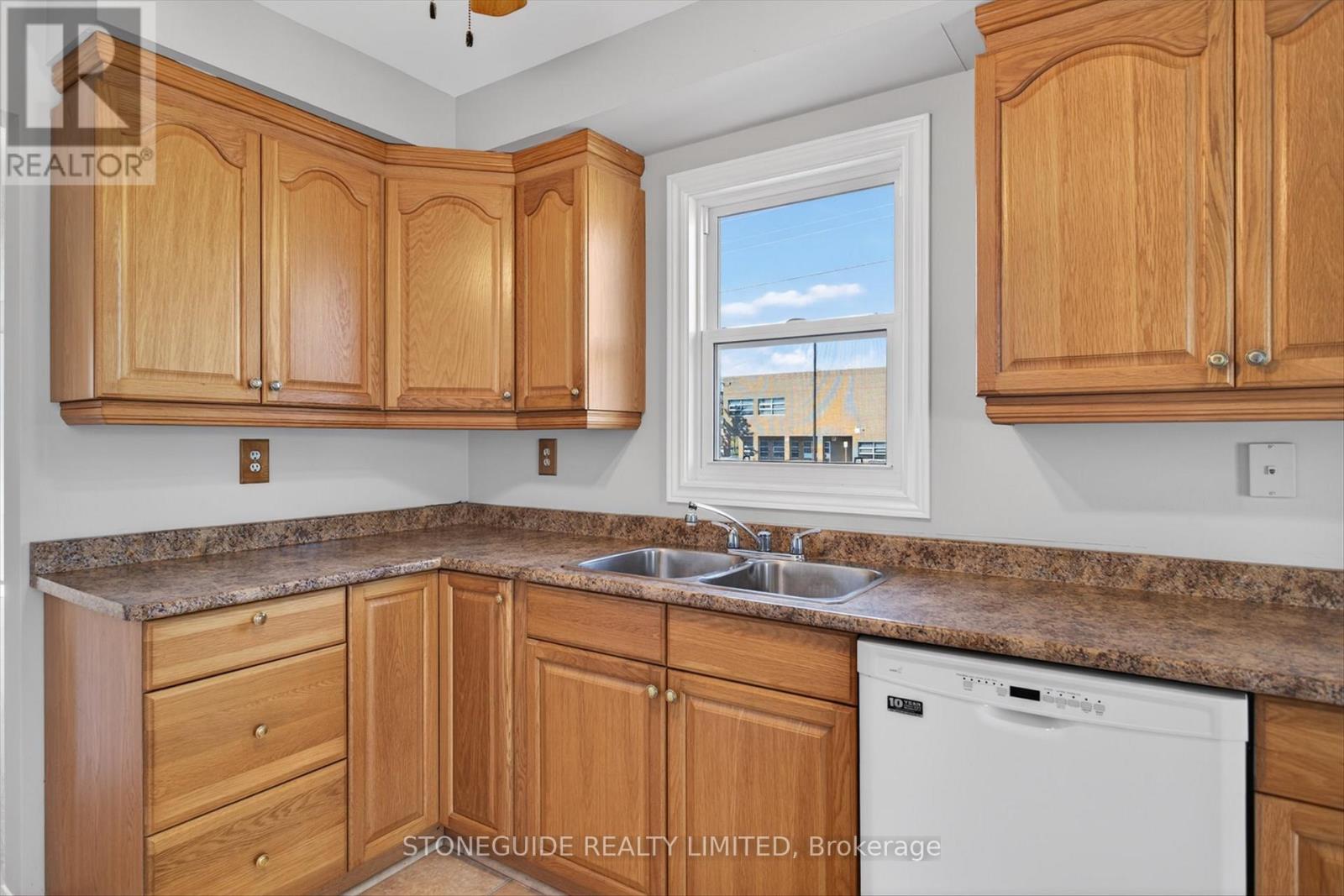 2 Goodwin Avenue, Clarington, Ontario  L1C 4Z4 - Photo 10 - E13029880