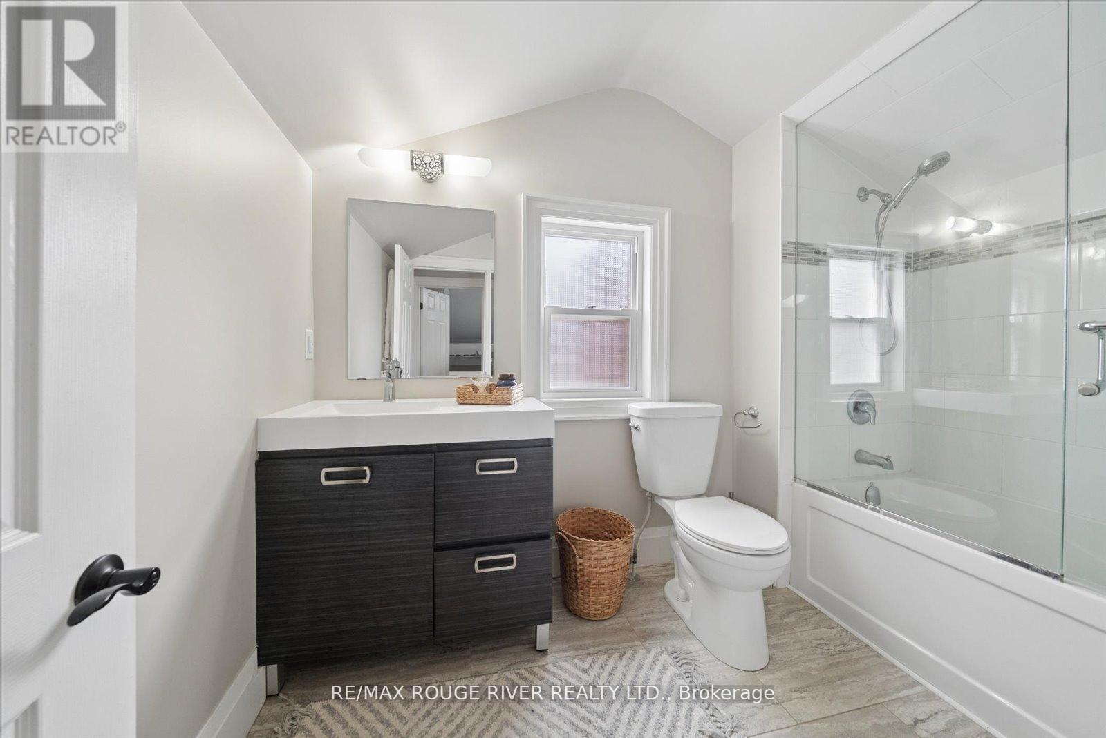 28 Columbus Road E, Oshawa, Ontario  L1H 7K4 - Photo 24 - E13029960