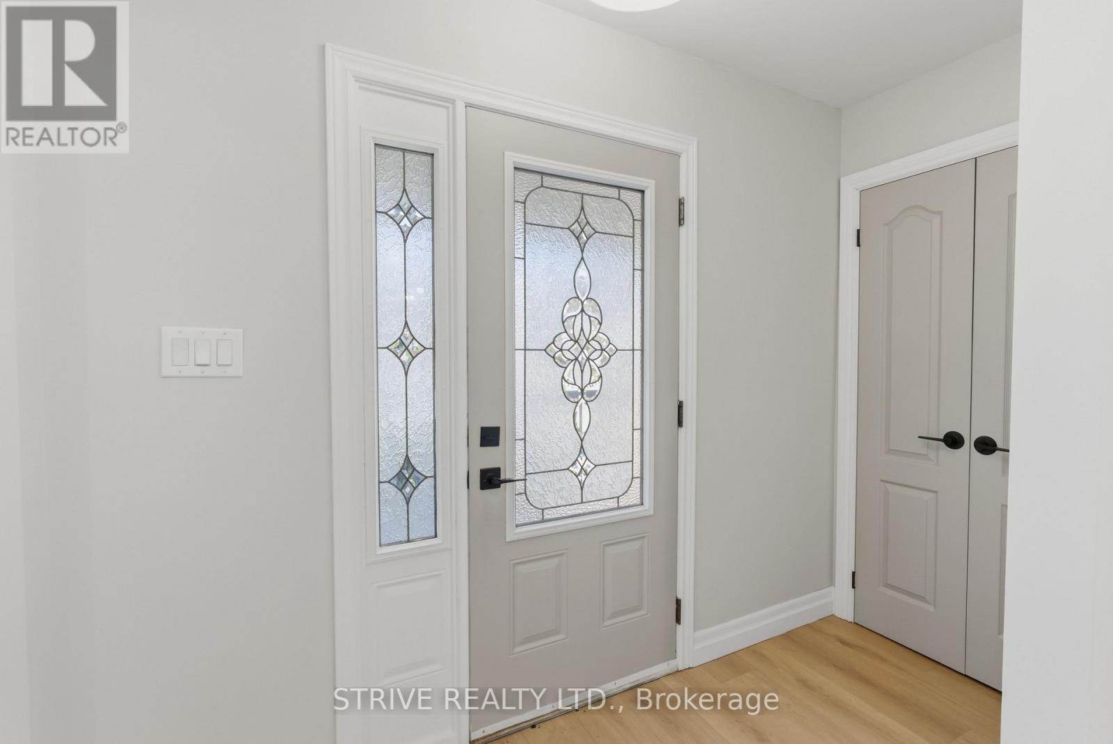 711 Central Park Boulevard N, Oshawa, Ontario  L1G 6A8 - Photo 3 - E13029998