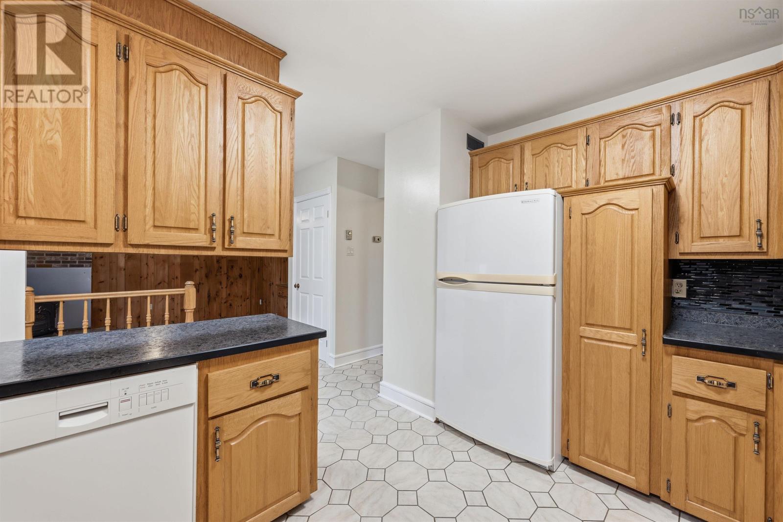 24 The Horseshoe, Dartmouth, Nova Scotia  B2Y 4E5 - Photo 15 - 202606784