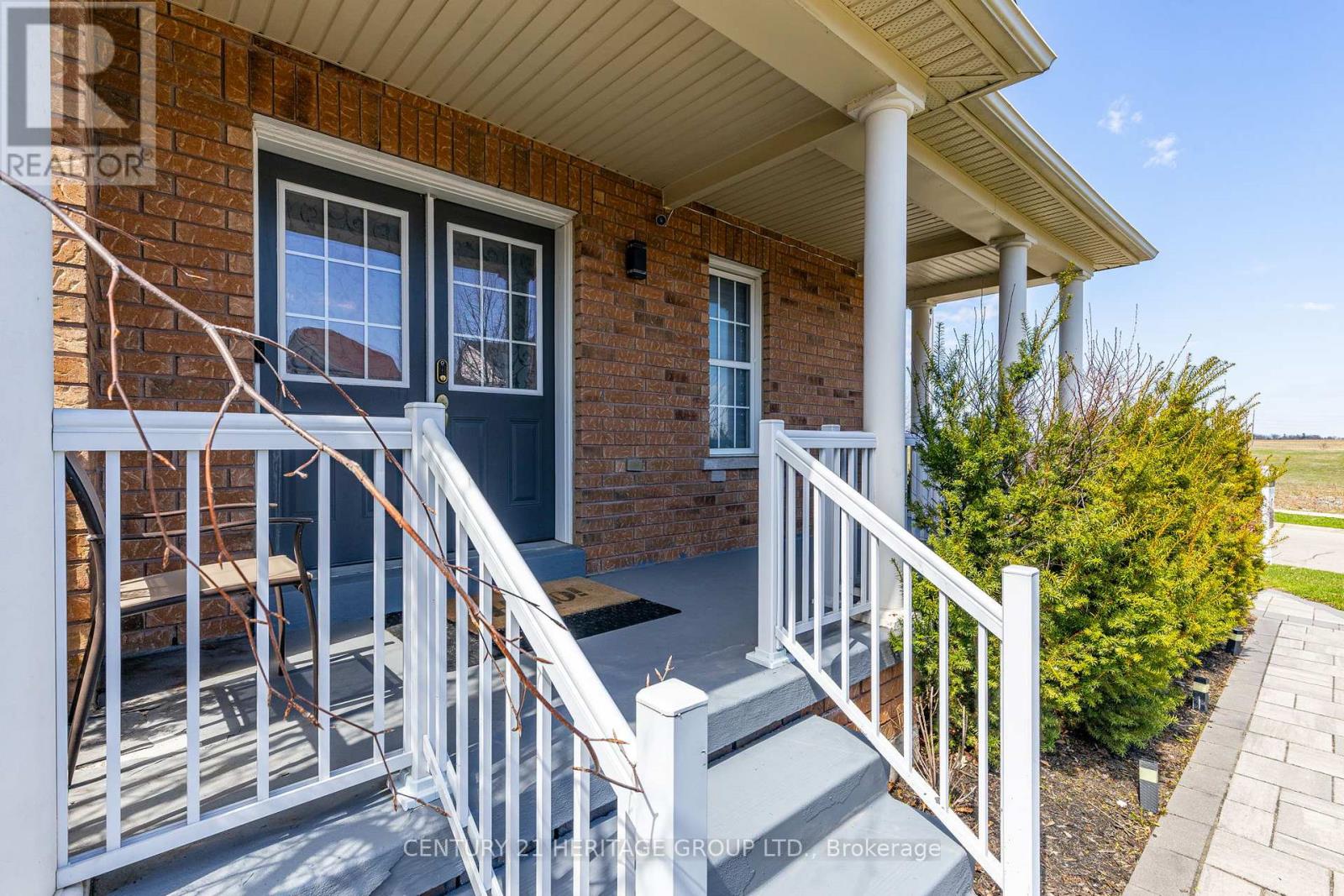 117 Four Seasons Crescent, Newmarket, Ontario  L9N 0C4 - Photo 2 - N13029616