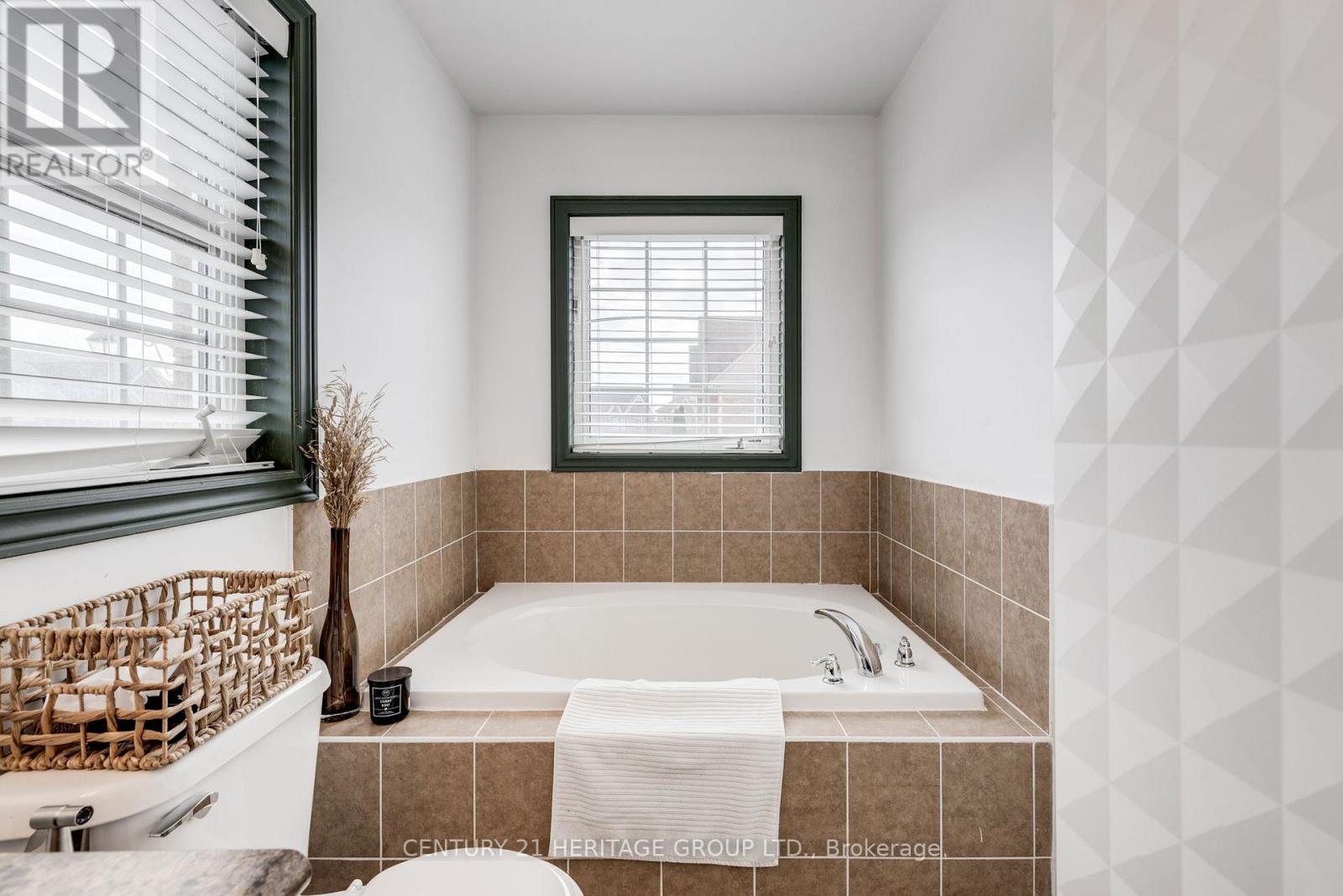 117 Four Seasons Crescent, Newmarket, Ontario  L9N 0C4 - Photo 22 - N13029616