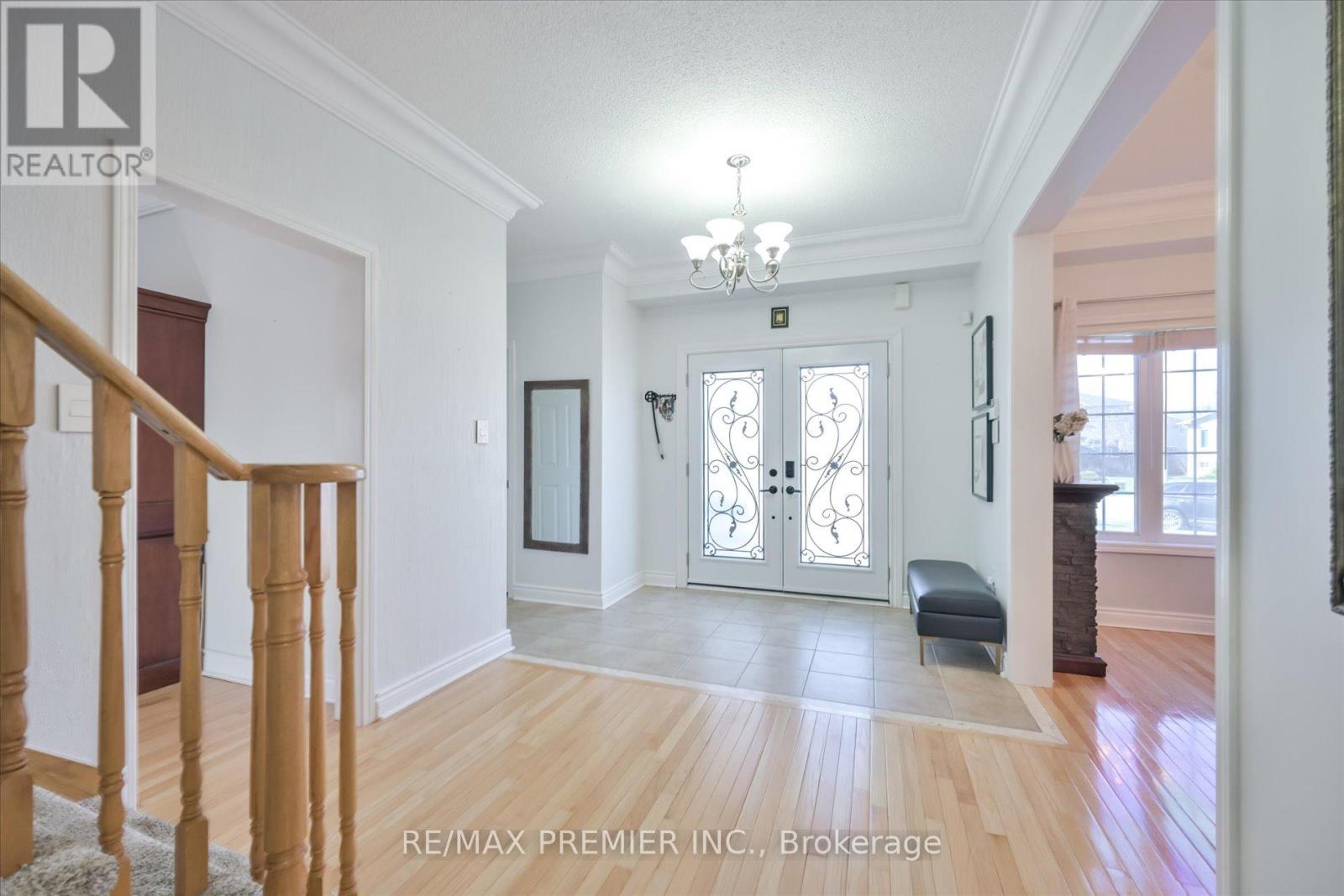 7 Stonemount Crescent, Essa, Ontario  L3W 0C4 - Photo 3 - N13029650