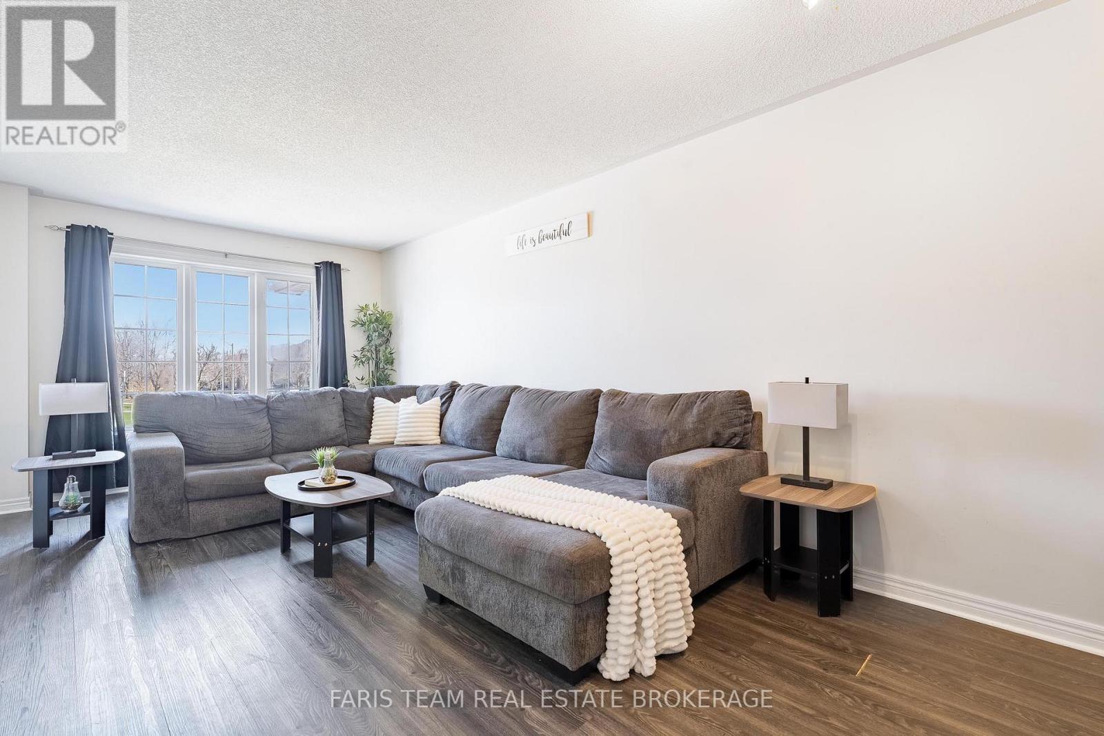 203 Thrushwood Drive, Barrie, Ontario  L4N 0Z1 - Photo 10 - S13029512