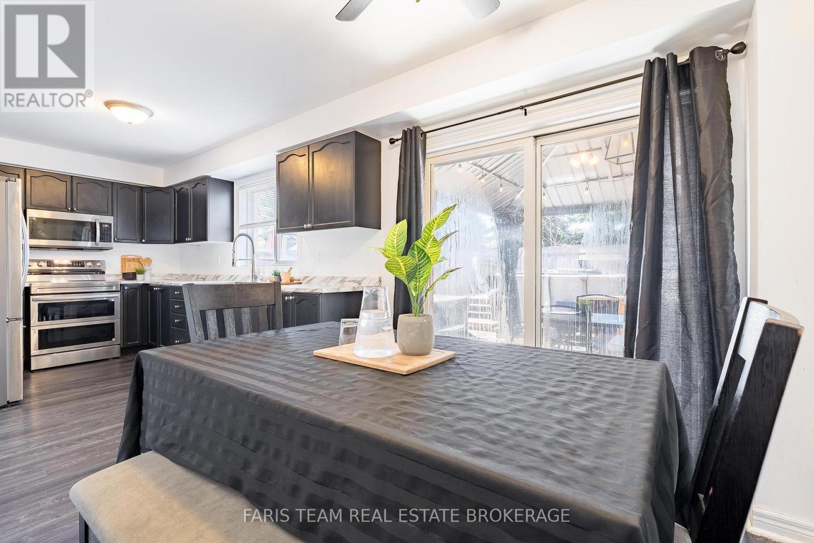 203 Thrushwood Drive, Barrie, Ontario  L4N 0Z1 - Photo 9 - S13029512