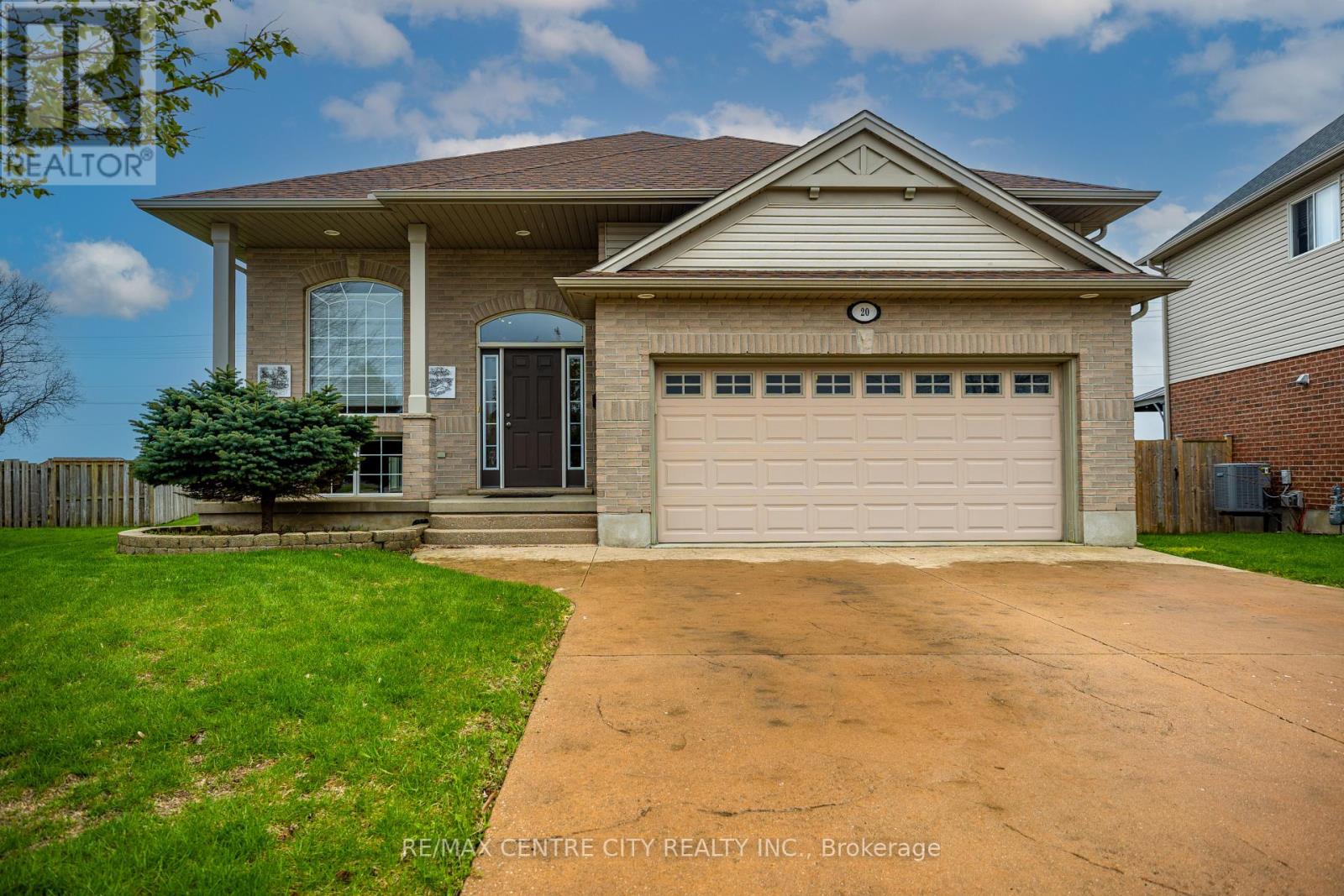 20 Chamberlain Court, St. Thomas, Ontario  N5R 0A4 - Photo 1 - X13029748