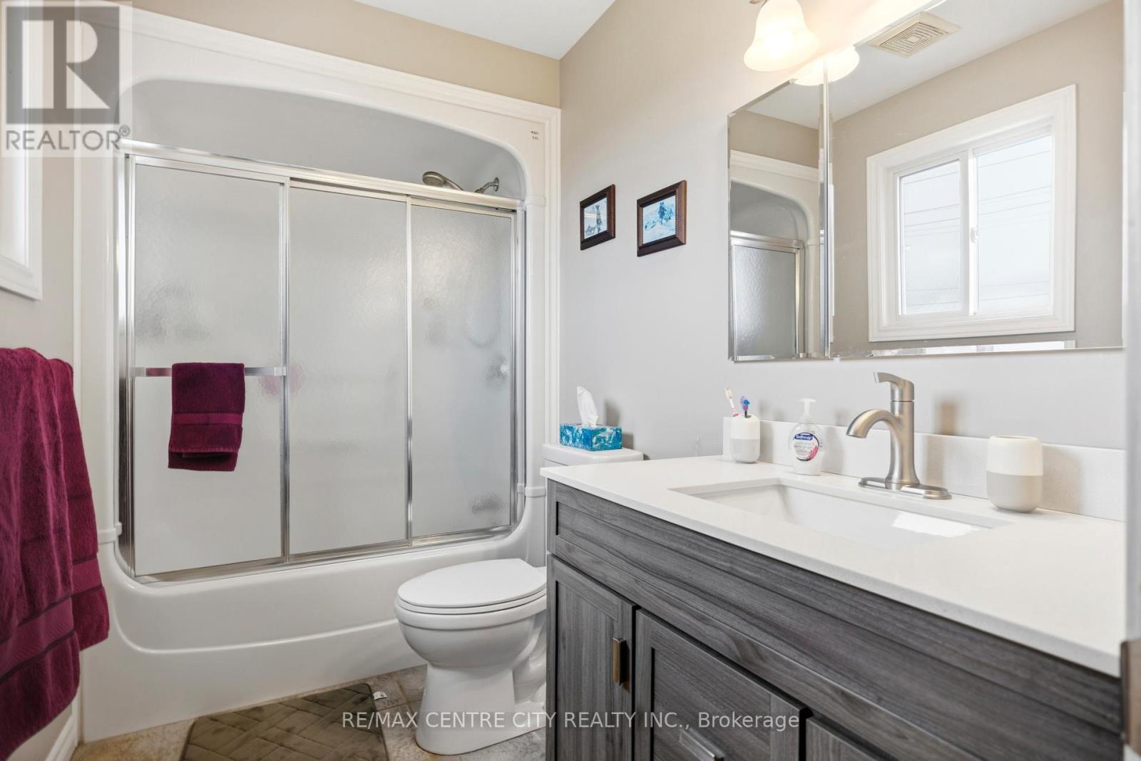 20 Chamberlain Court, St. Thomas, Ontario  N5R 0A4 - Photo 12 - X13029748