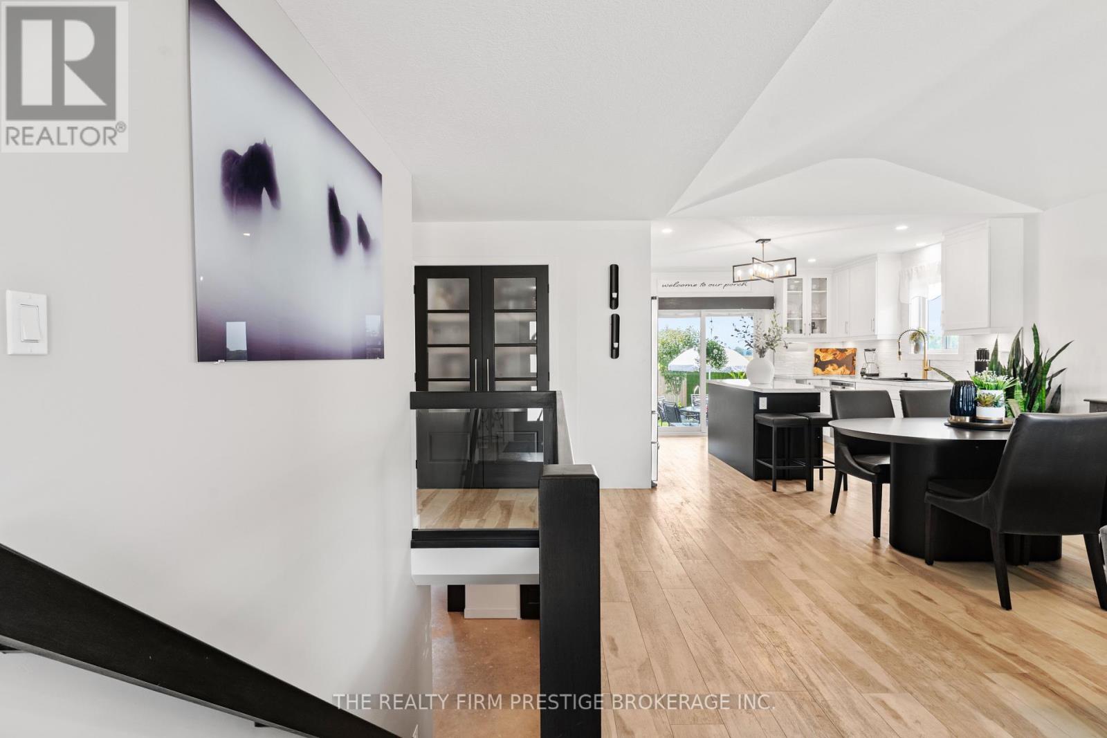 247 South Street S, Southwest Middlesex, Ontario  N0L 1M0 - Photo 4 - X13029886